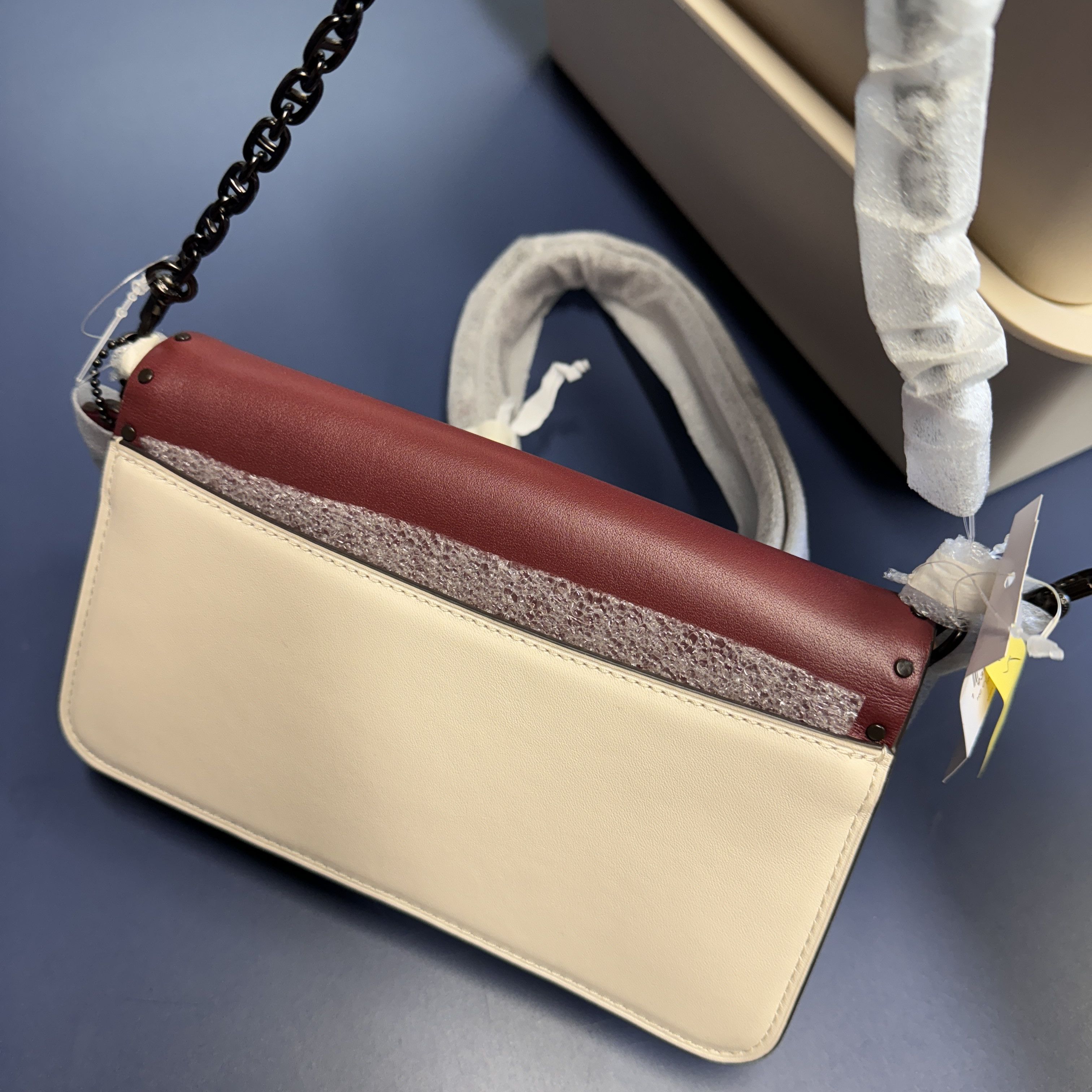 coach Beat Crossbody Clutch With Horse And Carriage 4760