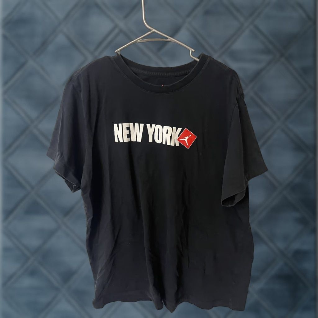 Jordan Brand Jordan Shirt Mens XL Black New York Graphic Print Short Sleeve Size US XL / EU 56 / 4 - 1 Thumbnail
