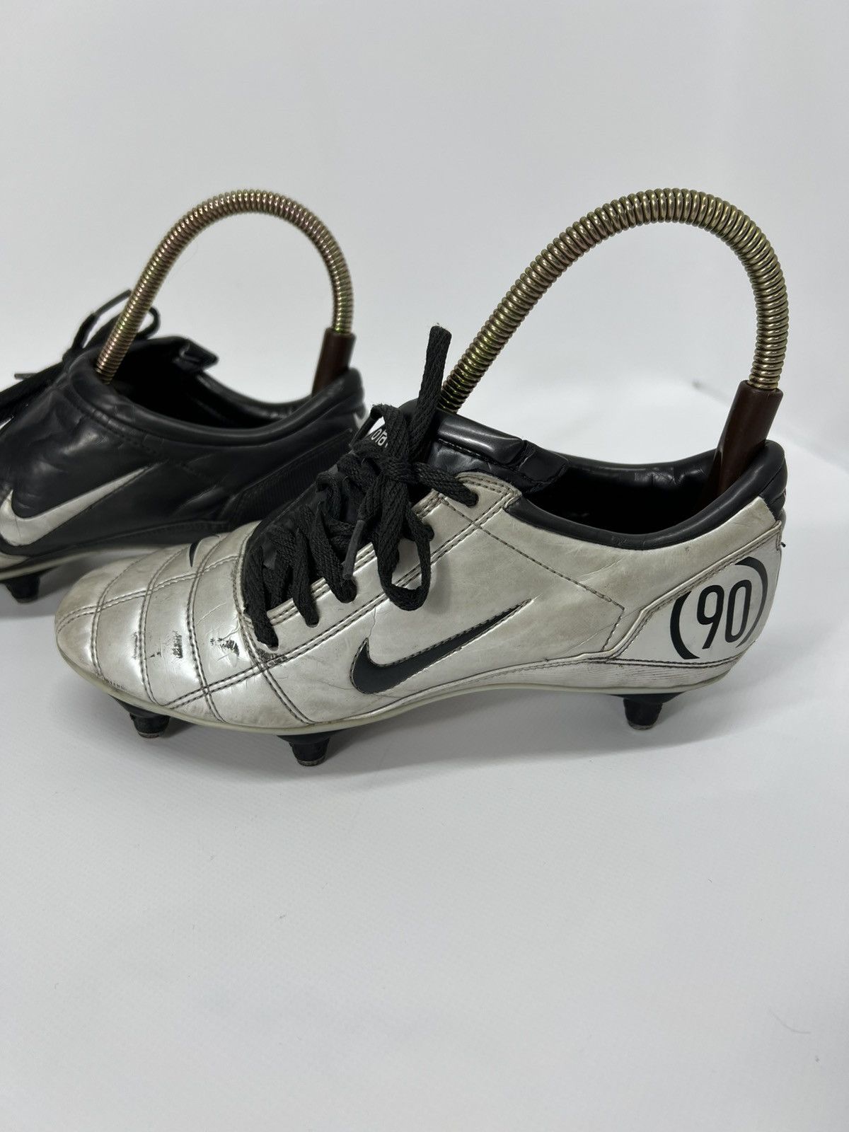 Nike VINTAGE NIKE TOTAL 90 Soccer BOOTS FOOTBALL Size 5.5 Size US 5.5 / EU 38 - 2 Thumbnail