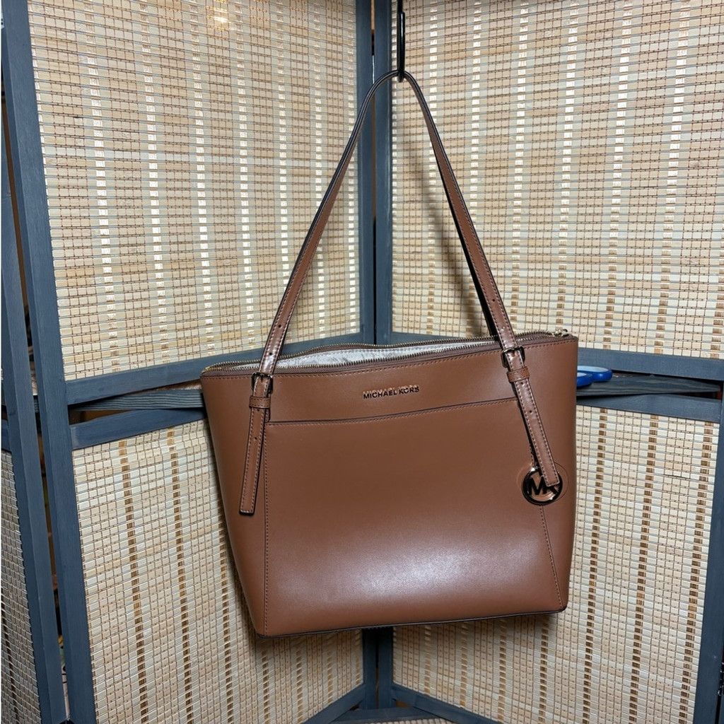 Michael Kors Michael Kors Voyager Large Saffiano Leather Tote Size ONE SIZE - 2 Thumbnail