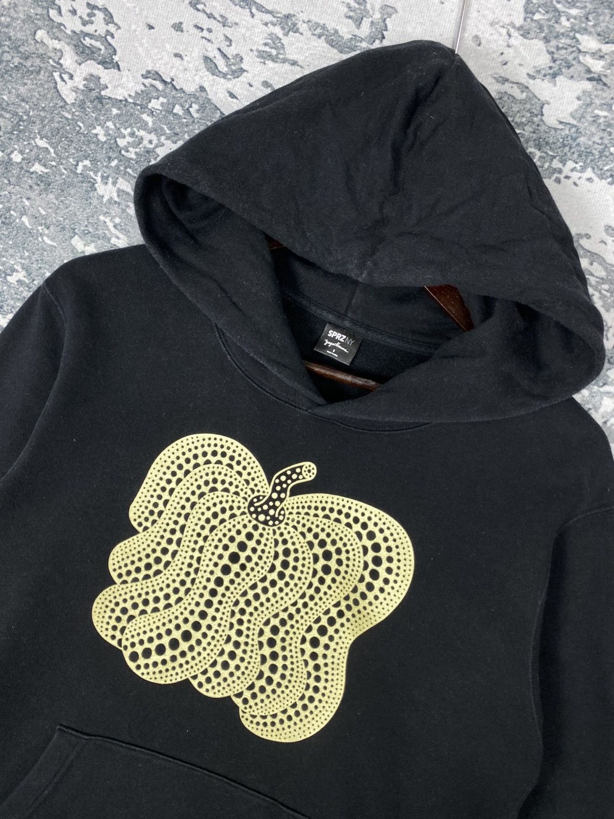 Yayoi Kusama Vintage Yayoi Kusama x Uniqlo Pullover Hoodies Size US S / EU 44-46 / 1 - 2 Thumbnail