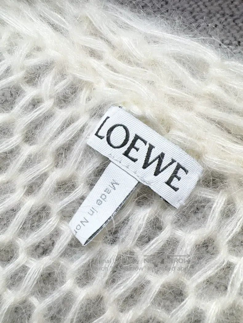 Loewe Loewe Ivory Hollow Logo Pattern, Long Sleeve Knit Cardigan Size XS / US 0-2 / IT 36-38 - 6 Thumbnail