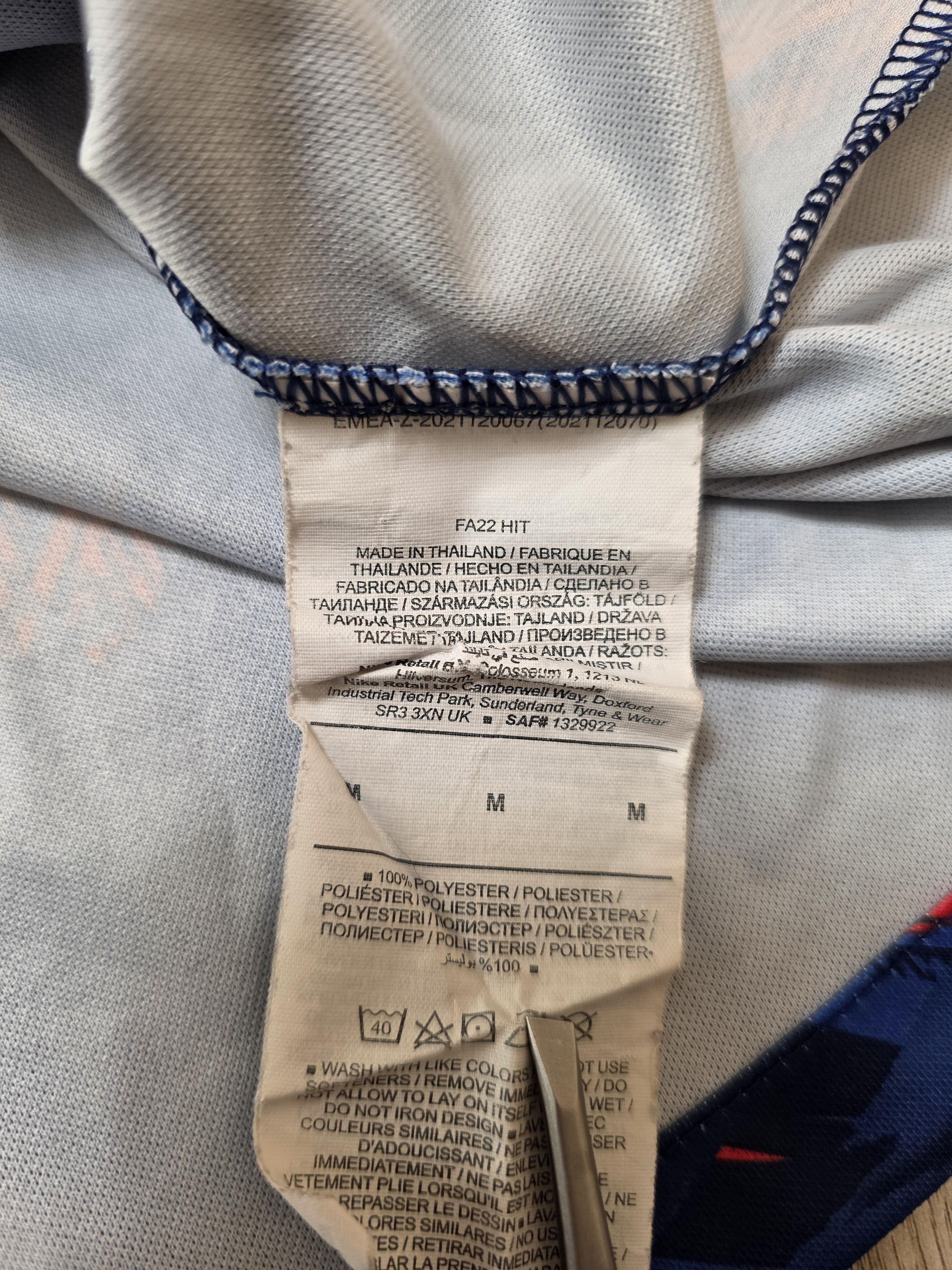 Nike ENGLAND 2022 2023 PRE-MATCH FOOTBALL SHIRT SOCCER JERSEY Size US M / EU 48-50 / 2 - 7 Thumbnail
