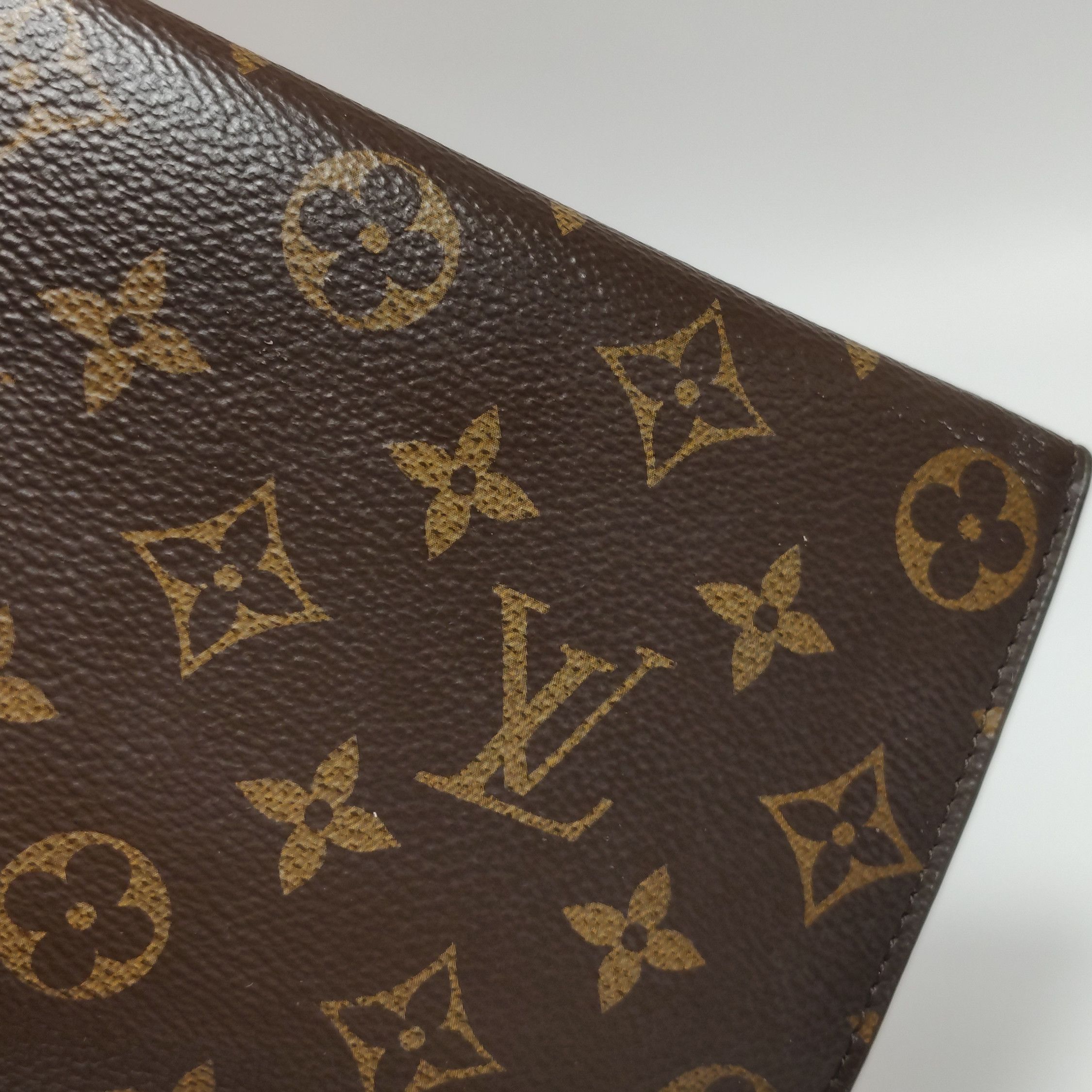 Louis Vuitton Louis Vuitton (LV) Emilie leather Monogram print snap walle Size ONE SIZE - 4 Thumbnail