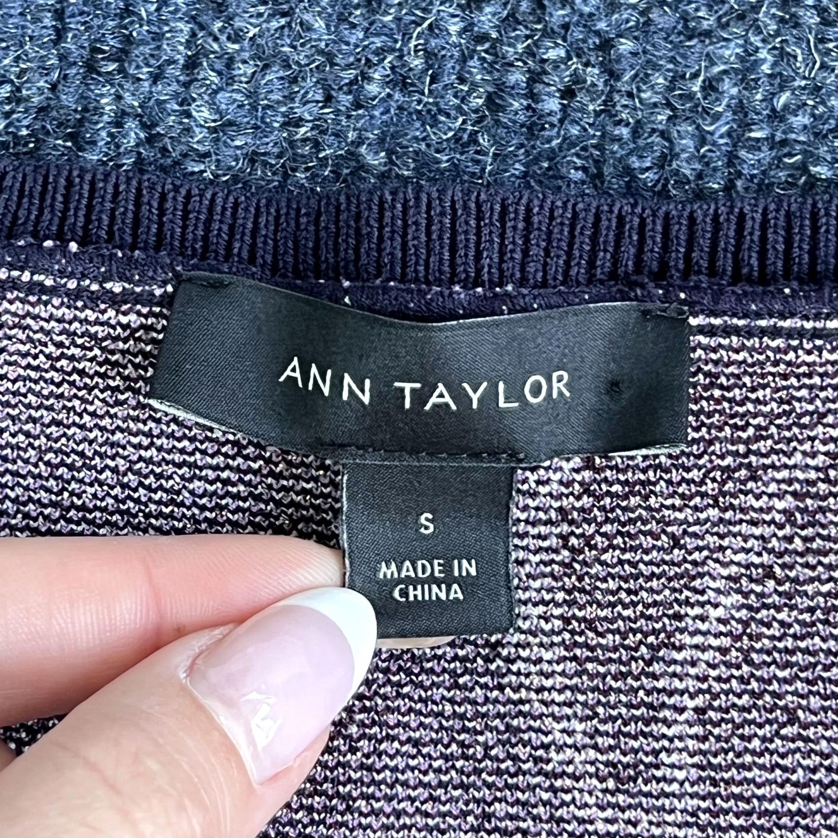 Ann Taylor Ann Taylor Sweater Womens Small Navy Purple Floral Knit Button Cuff Pullover Size S / US 4 / IT 40 - 4 Thumbnail