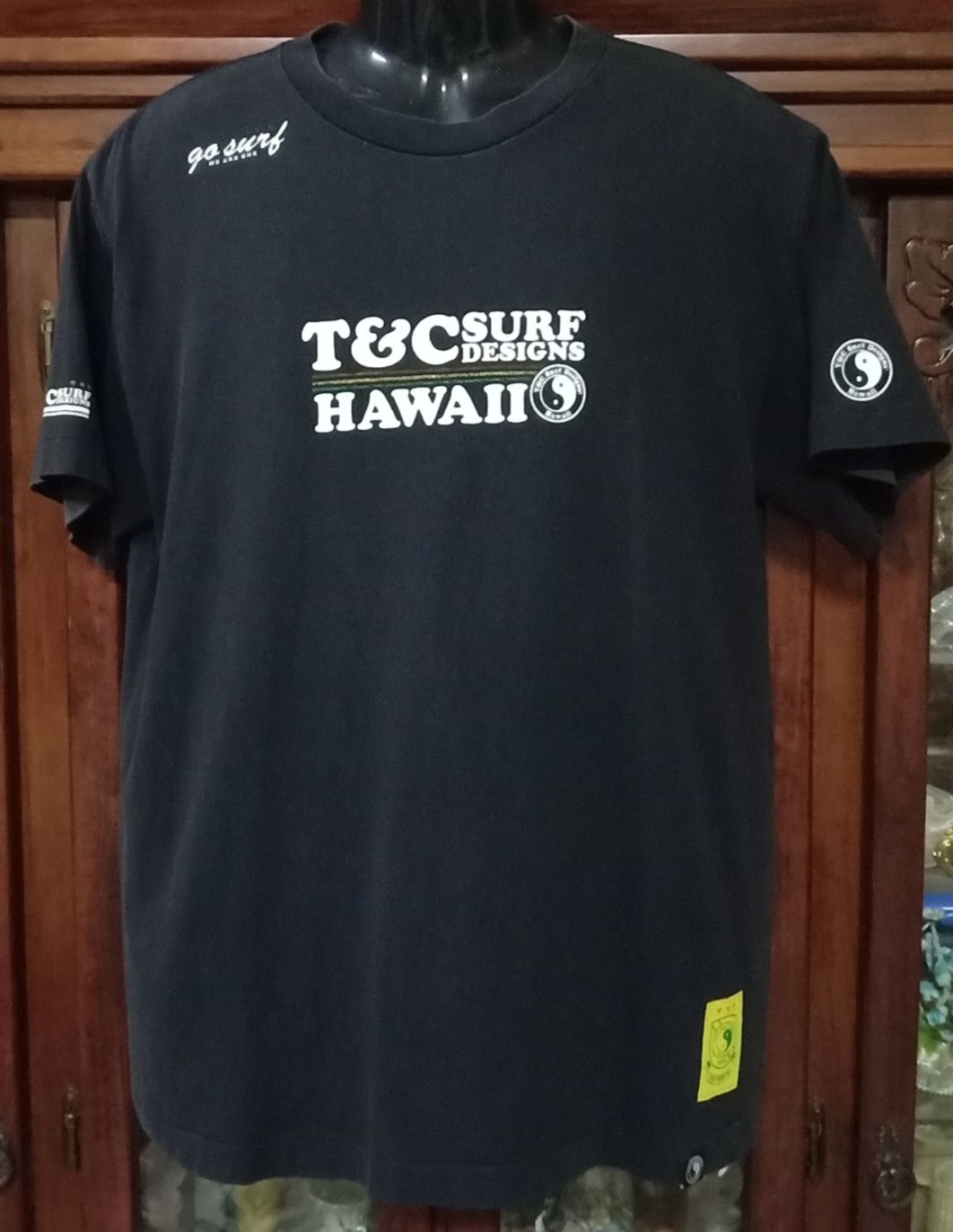 image of Made In Hawaii x Surf Style Vintage 90's T&c Surf Designs Hawaii T-Shirt in Black, Men's (Size Larg