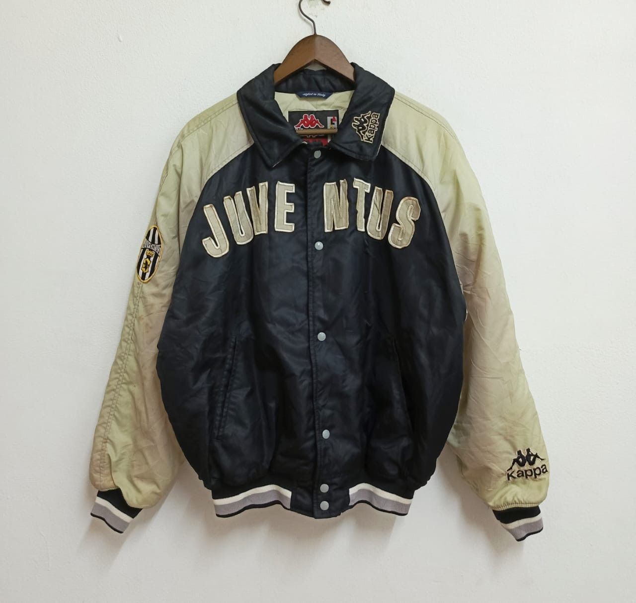 Kappa RARE VINTAGE 1995/97 JUVENTUS FC BOMBER/VARSITY JACKET Size US M / EU 48-50 / 2 - 1 Thumbnail