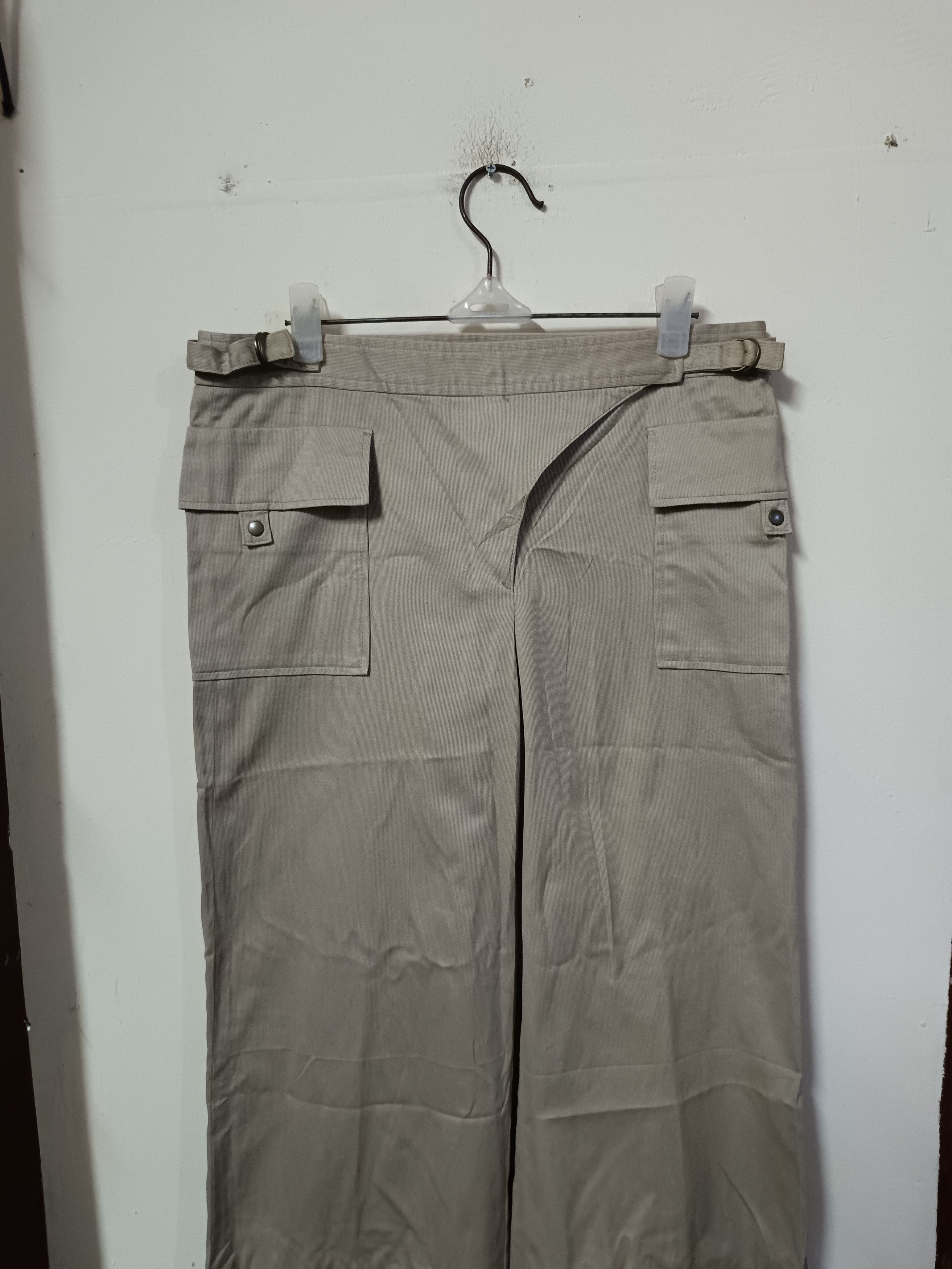 Human Woman wide leg cargo style pants