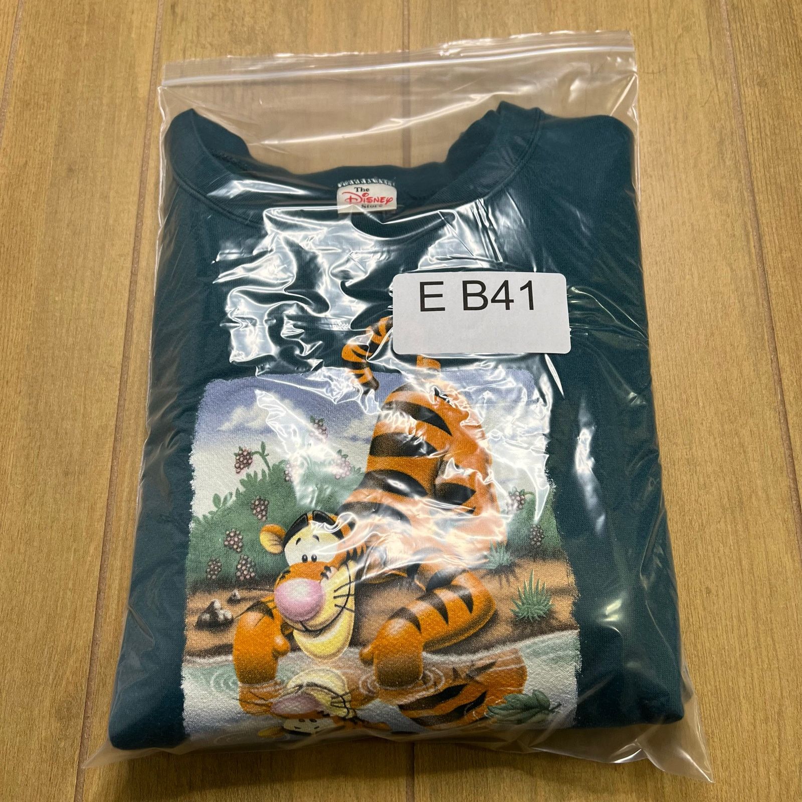 Disney Vintage Tigger Crewneck Sweatshirt The Disney Store Sz XL Size US XL / EU 56 / 4 - 12 Thumbnail
