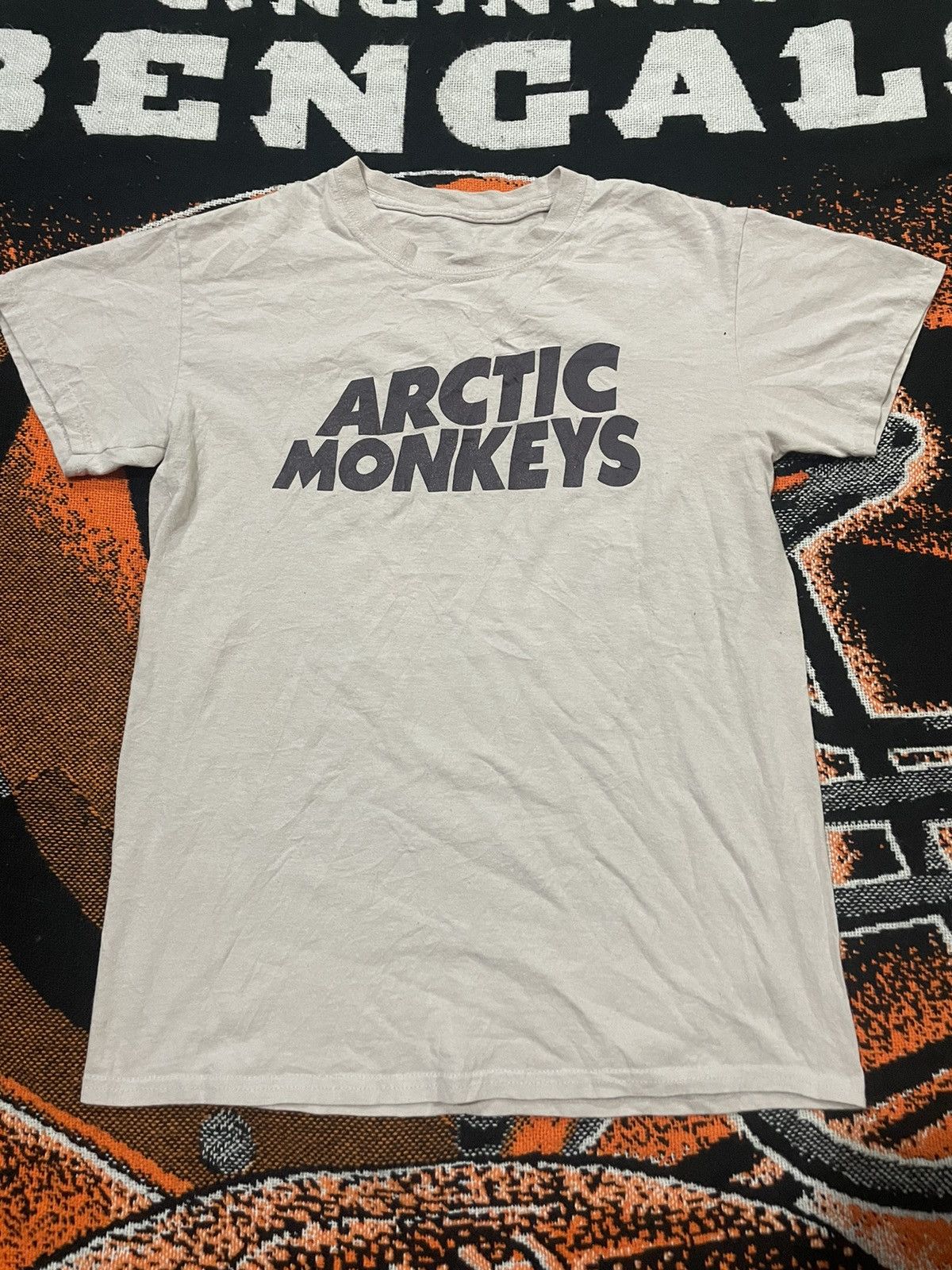 Band Tees Arctic Monkeys Band Cream Color T-shirt Size US M / EU 48-50 / 2 - 2 Thumbnail