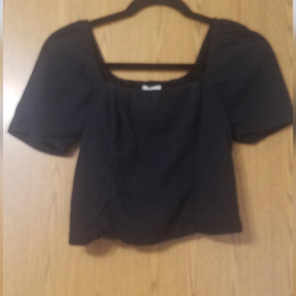 Abercrombie & Fitch Abercrombie & Fitch Black Crop Top Size Small Size S / US 4 / IT 40 - 1 Thumbnail