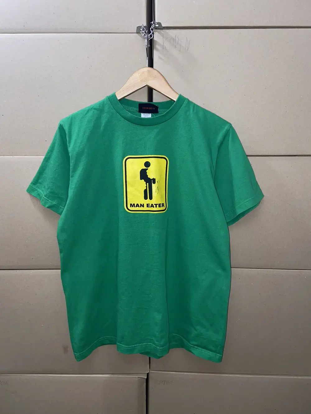 Vintage CRAZY VINTAGE FUNNY MAN EATER TEE Y2K T SHIRT SKATE HUMOR Size US M / EU 48-50 / 2 - 1 Thumbnail