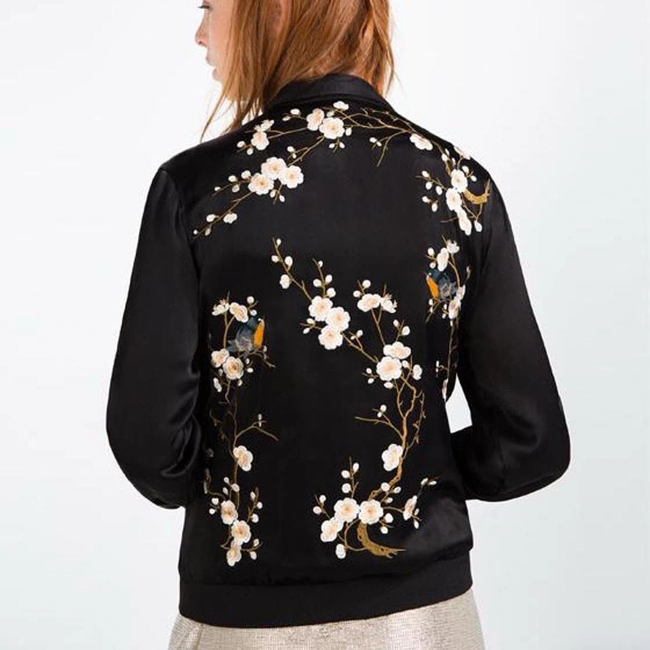Zara Zara Black Asian Cherry Blossom Embroidered Satin Jacket Size S / US 4 / IT 40 - 2 Thumbnail