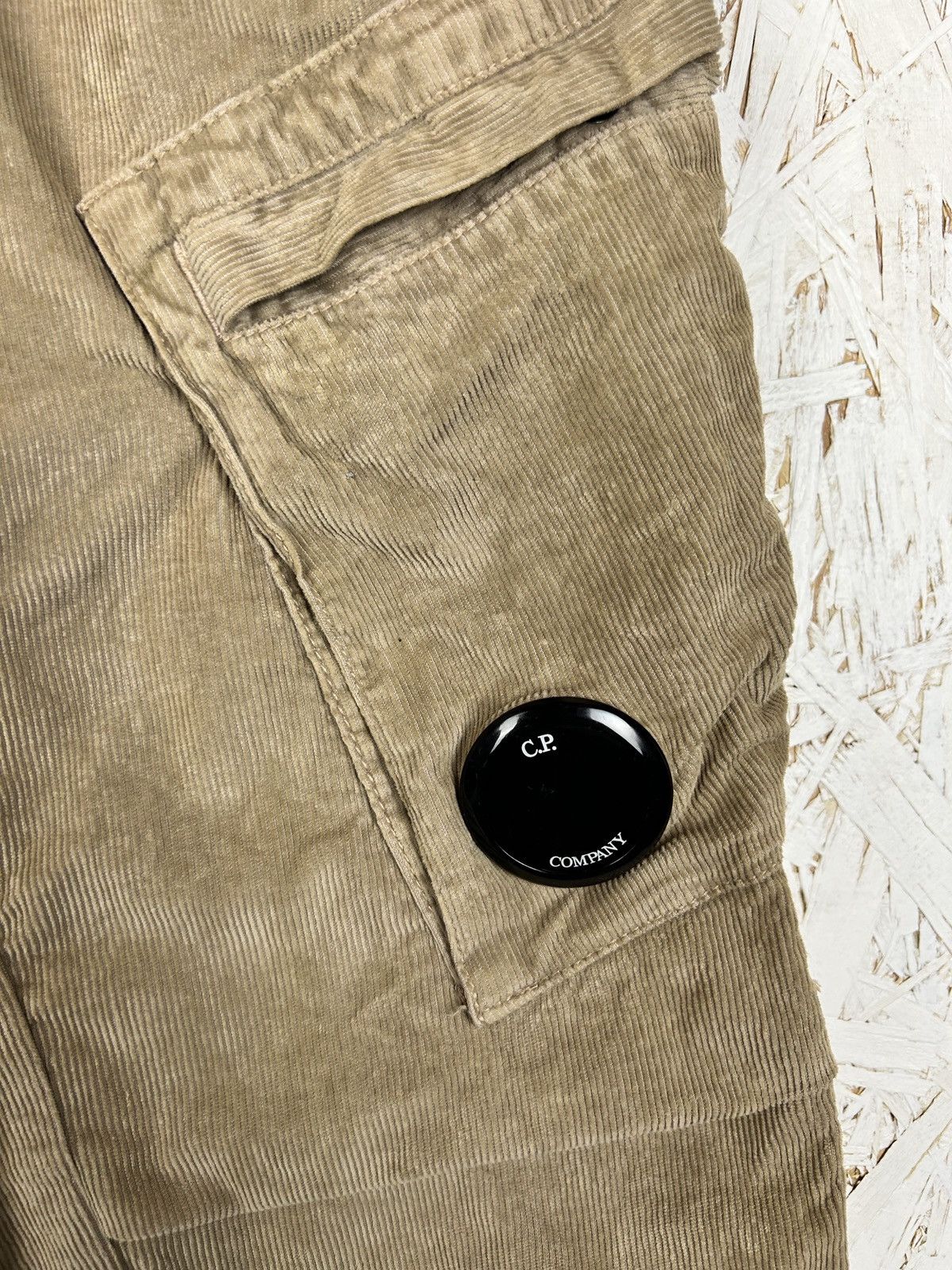 C.P. Company C.P. Company Tan Tapered Corduroy Cargo Pants Beige 46 Size US 30 / EU 46 - 2 Thumbnail
