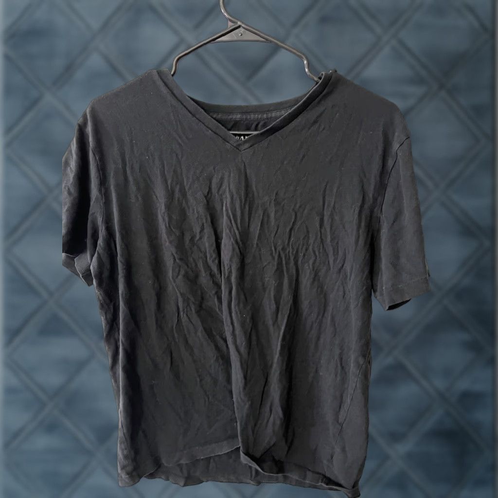 Gap VINTAGE Gap Women's T-Shirt Short Sleeve V-Neck Medium Black Solid Casual Basic Size M / US 6-8 / IT 42-44 - 1 Thumbnail