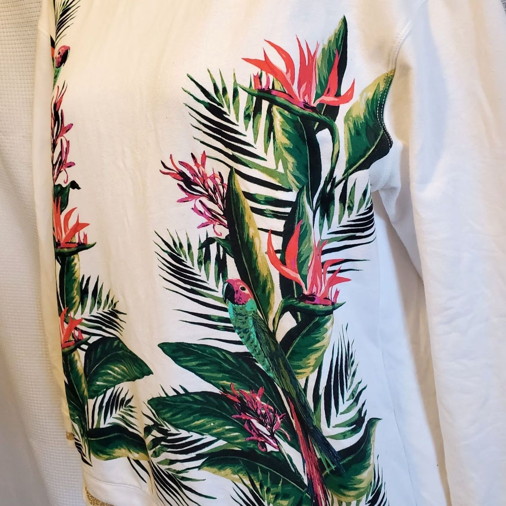 Tommy Bahama Tommy Bahama Sweatshirt Ladies M White Parrot Graphic Tropical Gold Trim Crew Neck Pullover Activewear Casual Glitter Size M / US 6-8 / IT 42-44 - 5 Thumbnail