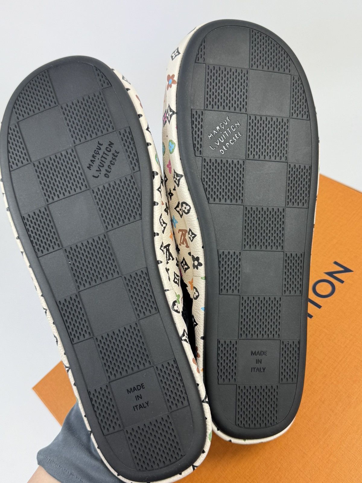Louis Vuitton X TYLER THE CREATOR LV MONOGRAM PRINTED SLIPPERS Size US 10 / EU 43 - 5 Thumbnail