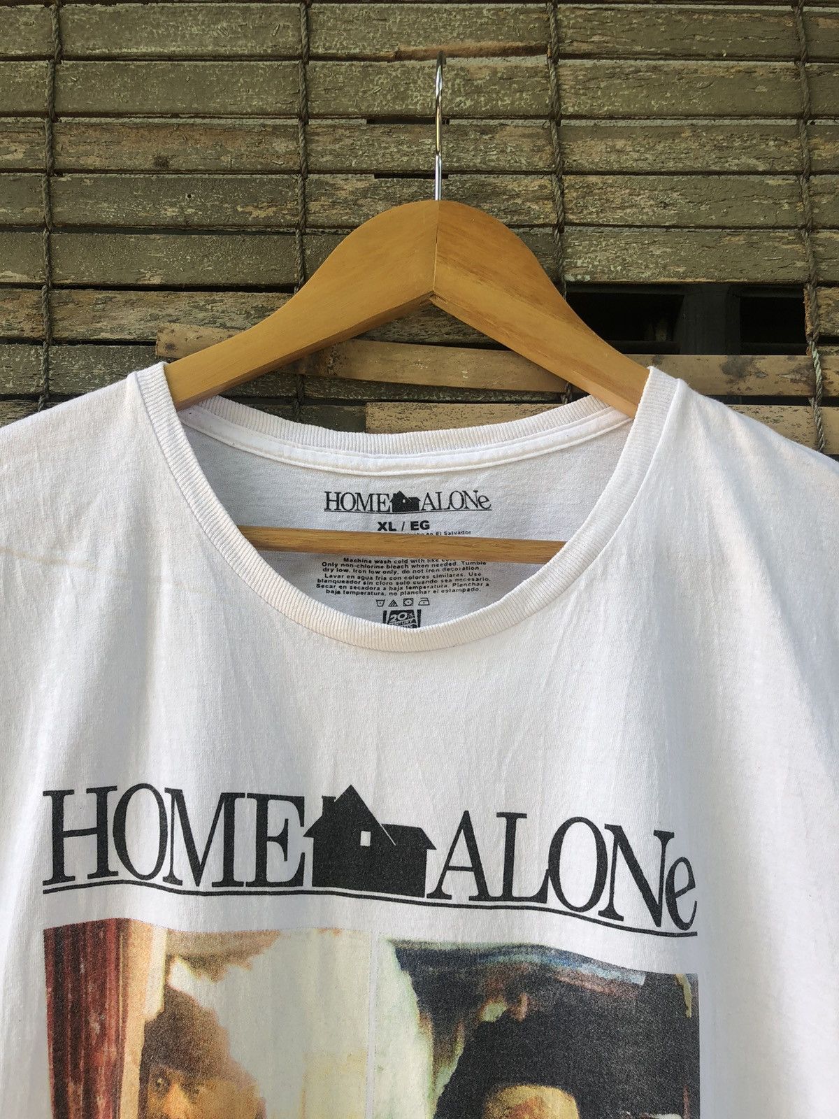 Vintage Home Alone Movie Promo Tshirt Size US XL / EU 56 / 4 - 3 Thumbnail