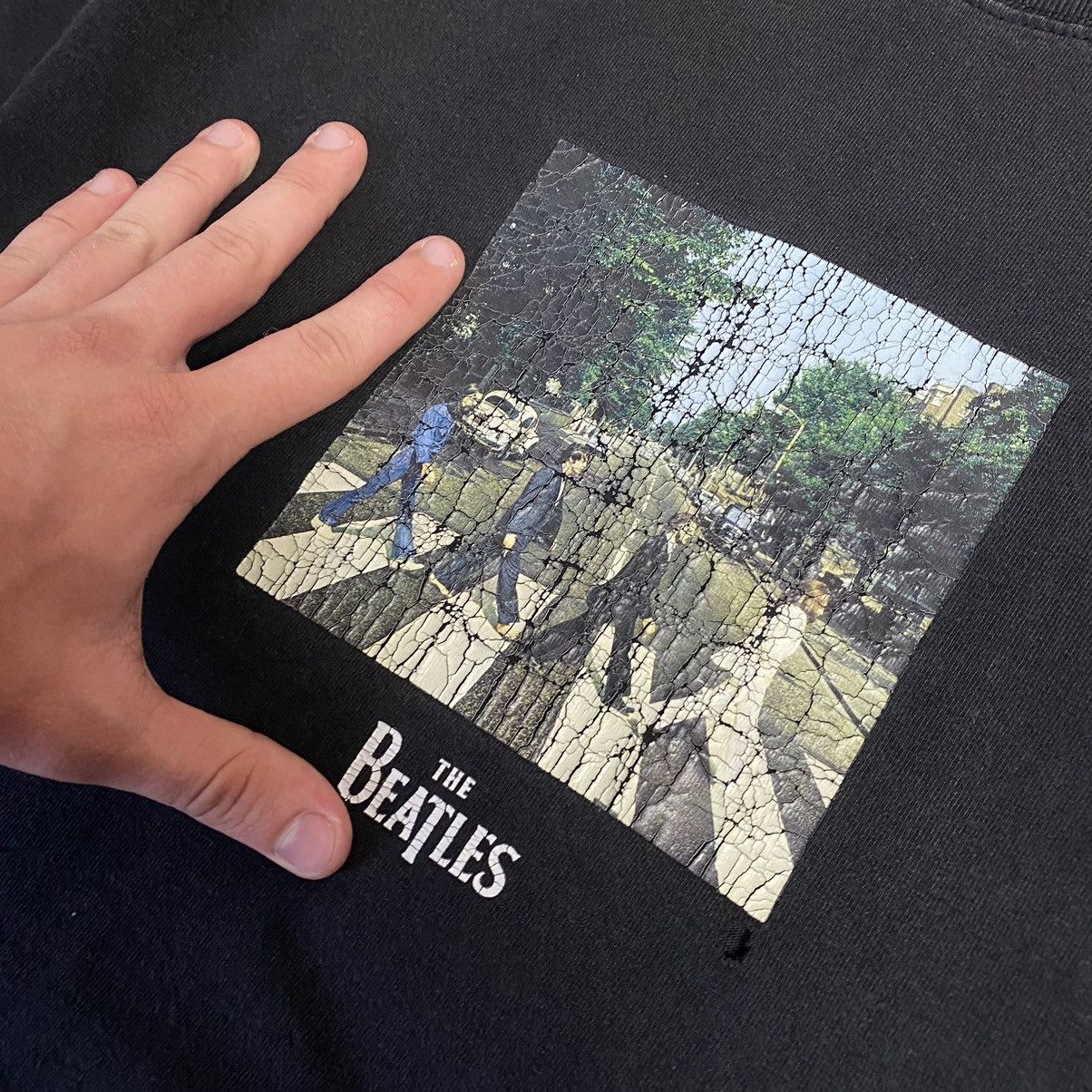 Band Tees Vintage The Beatles 2005 Big Logo Rock band tee Size US L / EU 52-54 / 3 - 3 Thumbnail
