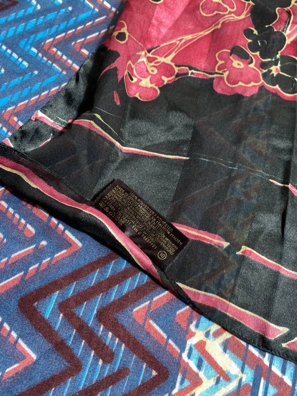 Vintage Flower Design Silk Scarf / Muffler / Silk Shawl Size ONE SIZE - 3 Thumbnail