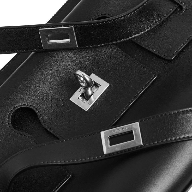Balenciaga o1bcso1str0226 Size: OS / Bel Air Zipped Messenger Bag Size ONE SIZE - 5 Thumbnail