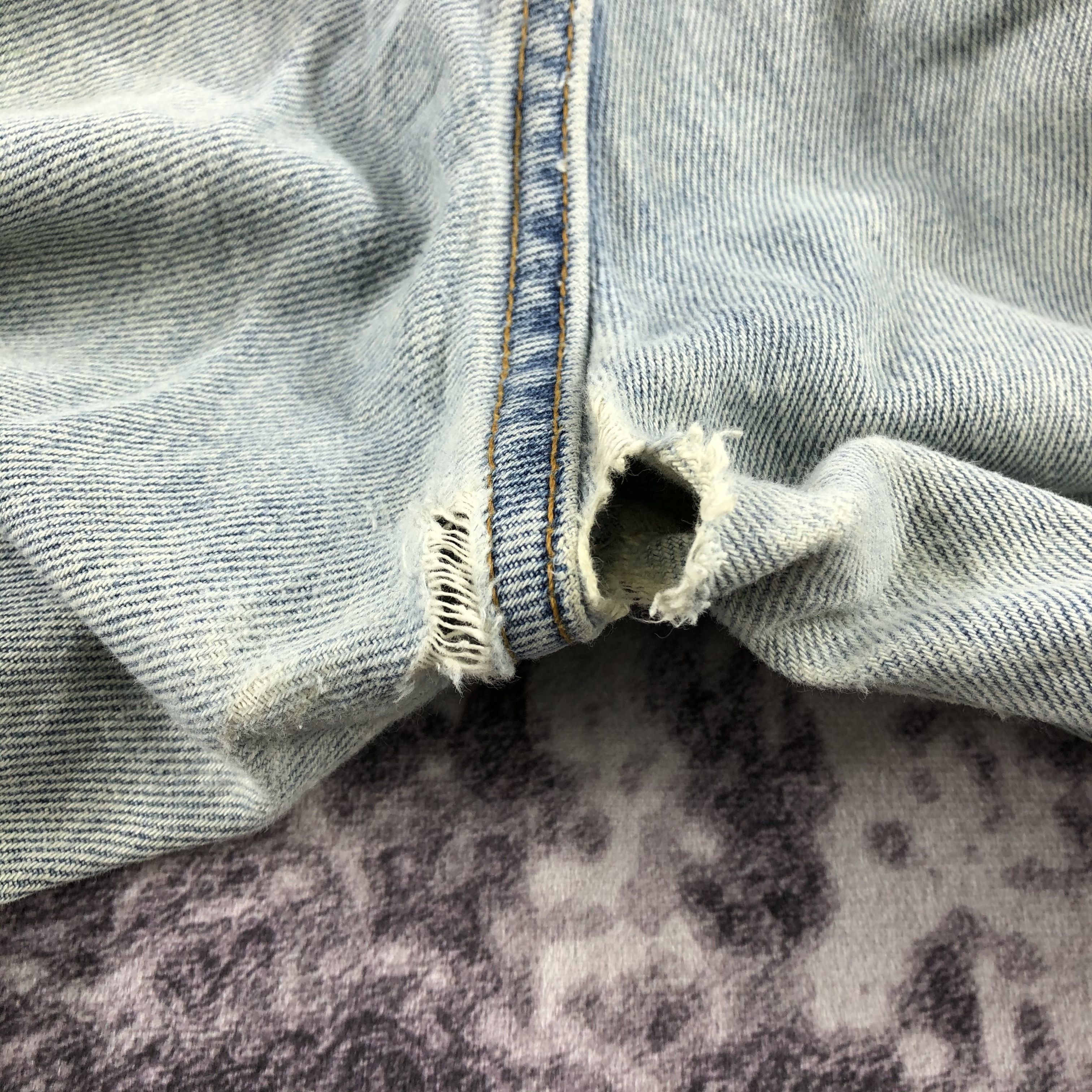 Levi's × Vintage 90s Vintage Light Wash Levis 560 Jeans-JM2312 Size US 35 - 8 Thumbnail