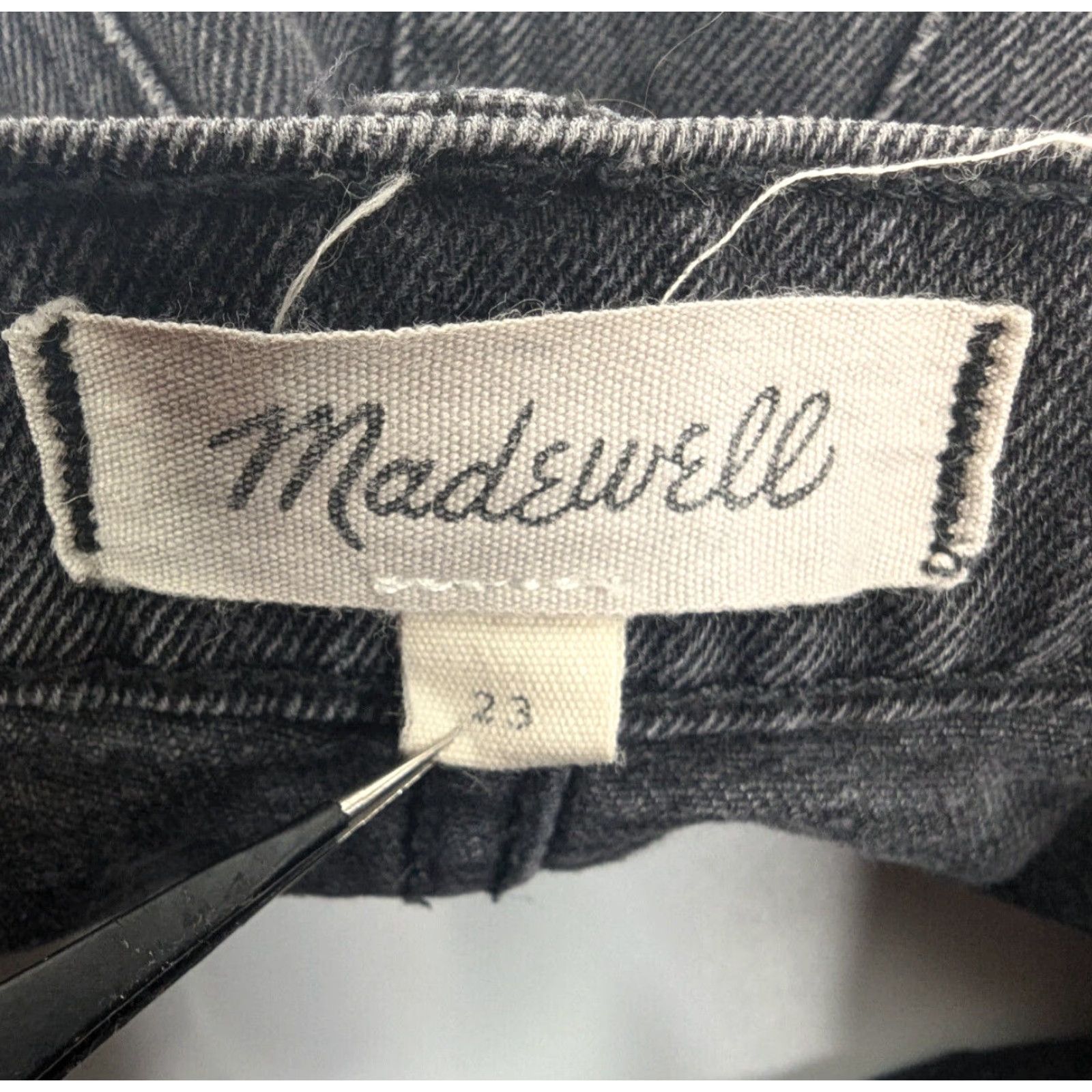 Madewell Madewell Rigid Mini Jean Skirt Sz 23 Black Lunar Wash Denim A-Line Raw Hem K4918 Size 40" / US 18 - 6 Thumbnail