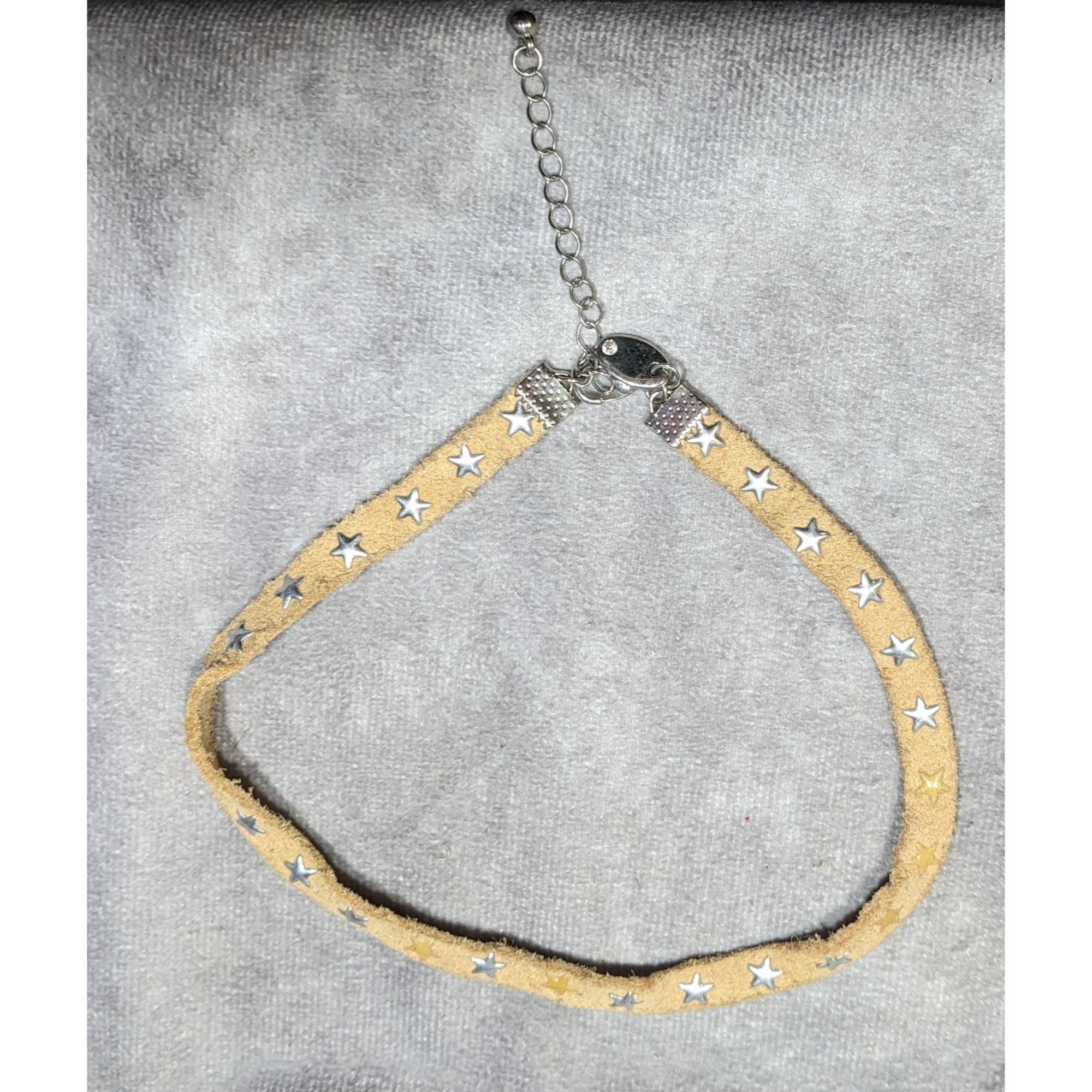 Other Festival Ready Tan Suede Star Choker Necklace Size ONE SIZE - 4 Thumbnail