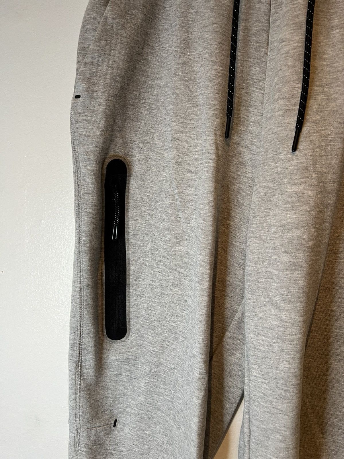Nike Nike Tech Fleece Sweatpants Men Medium Gray Cuffed Jogger Size US 40 / EU 56 - 2 Thumbnail
