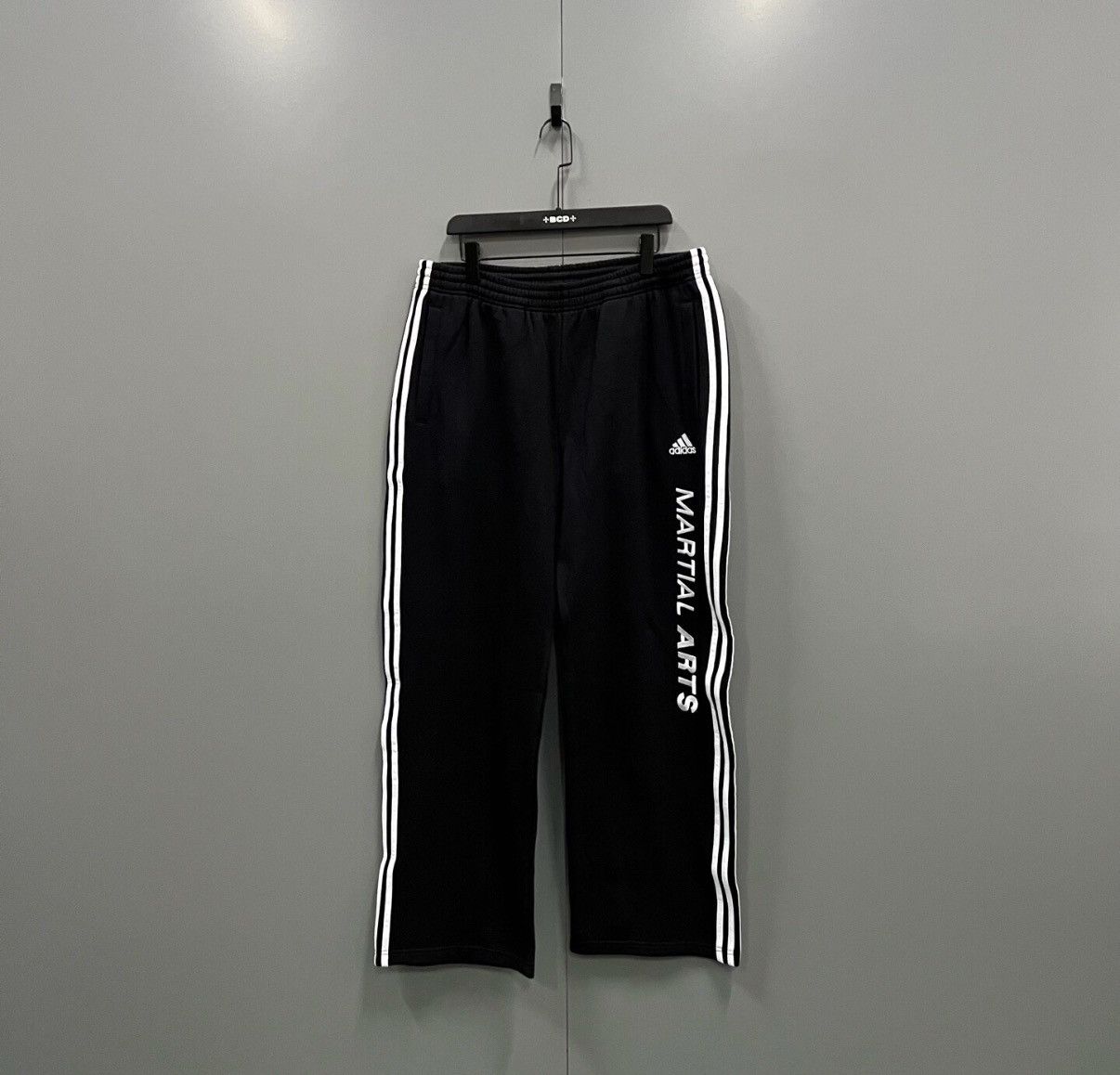 Adidas Adidas Black Side Stripe Track Pants J41 Size US 40 / EU 56 - 1 Thumbnail