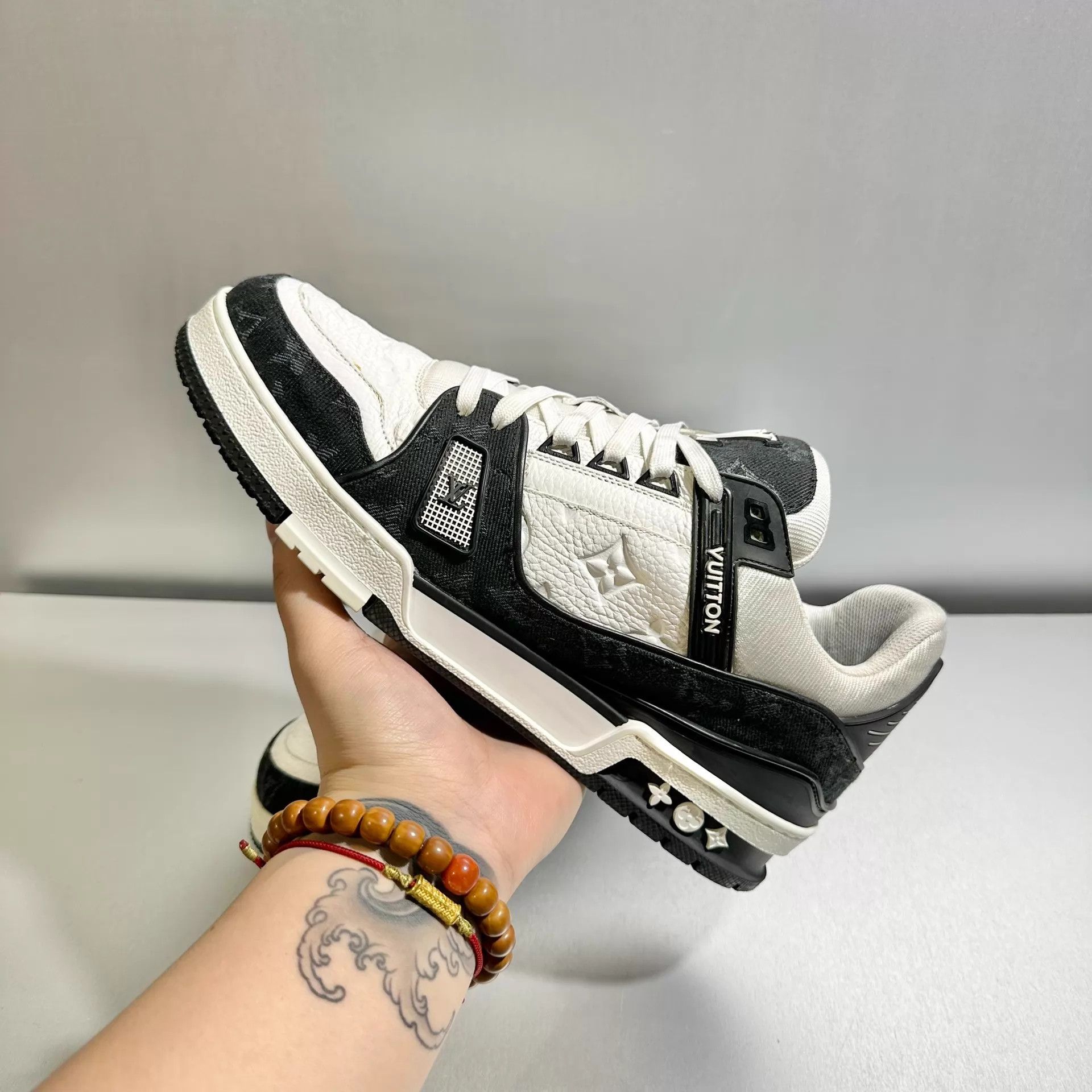 Louis Vuitton LV Trainer Black/White Denim US8.5/42.5 Barely Used Size US 9.5 / EU 42-43 - 9 Thumbnail