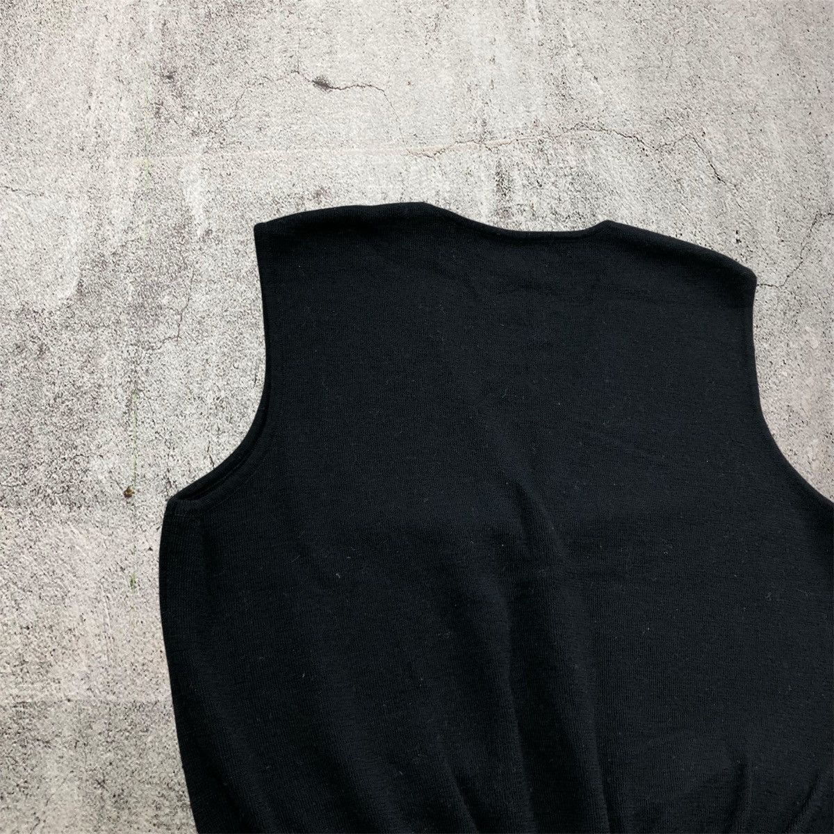 Yves Saint Laurent Vintage Yves Saint Laurent Pour Homme Knit Vest Black Luxury Size US L / EU 52-54 / 3 - 10 Thumbnail