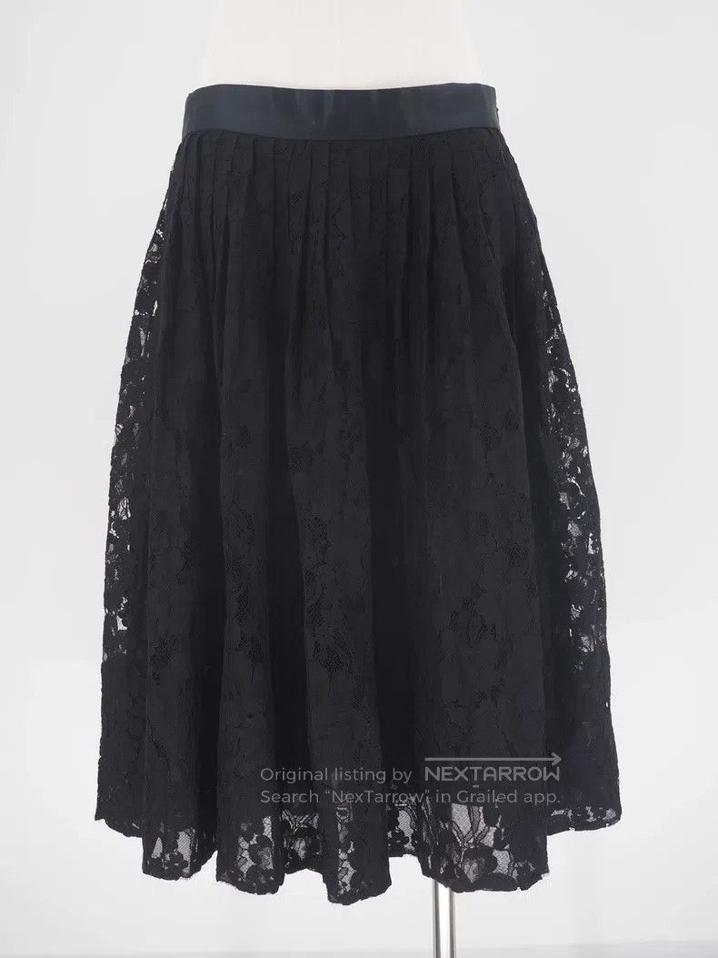 Givenchy Givenchy Black lace sheer silk lining half skirt Size 39" - 2 Thumbnail