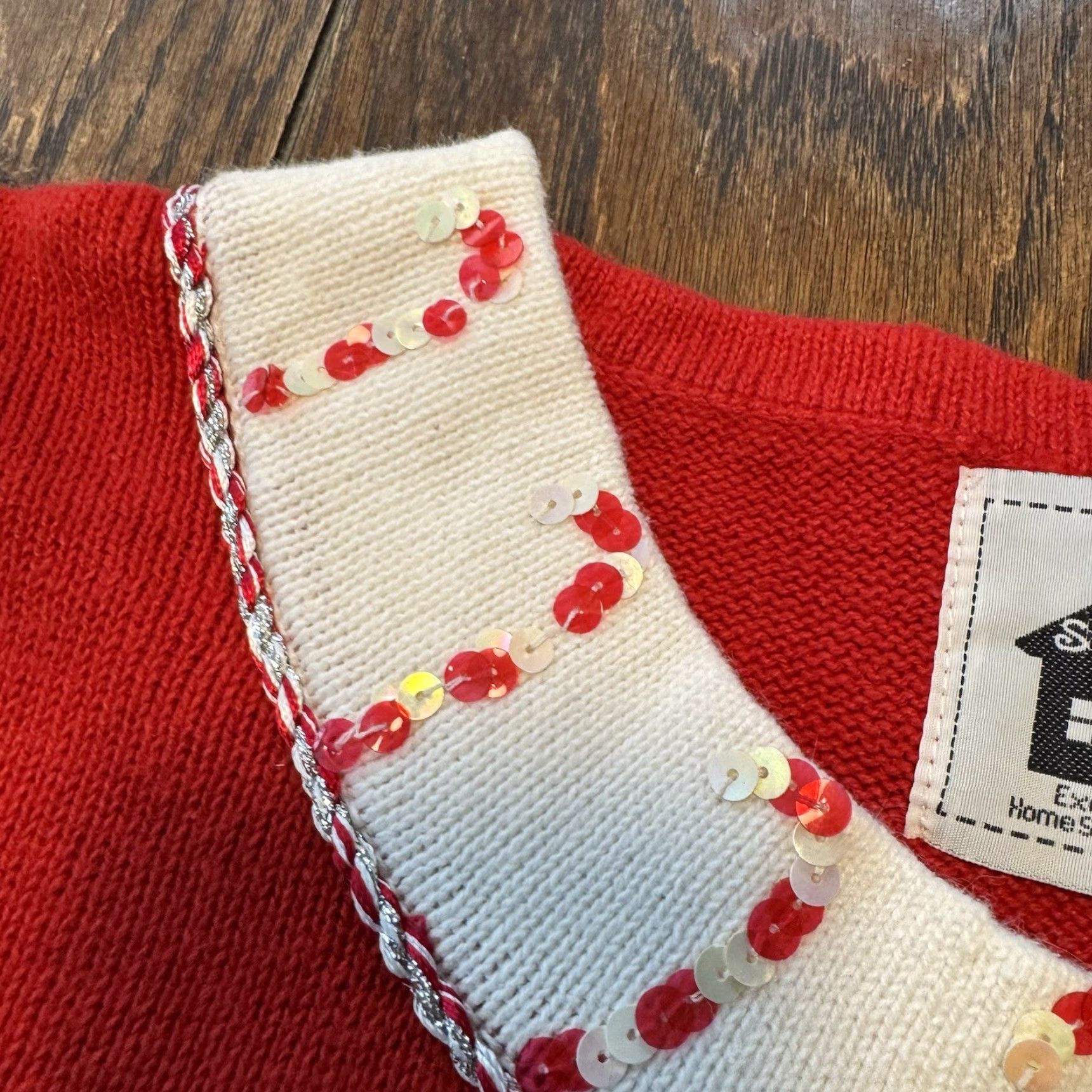 Vintage VINTAGE Storybook Knits Christmas Sleeveless Sweater Women’s M Red Sequins Beaded Embroidered Cardigan Size M / US 6-8 / IT 42-44 - 4 Thumbnail