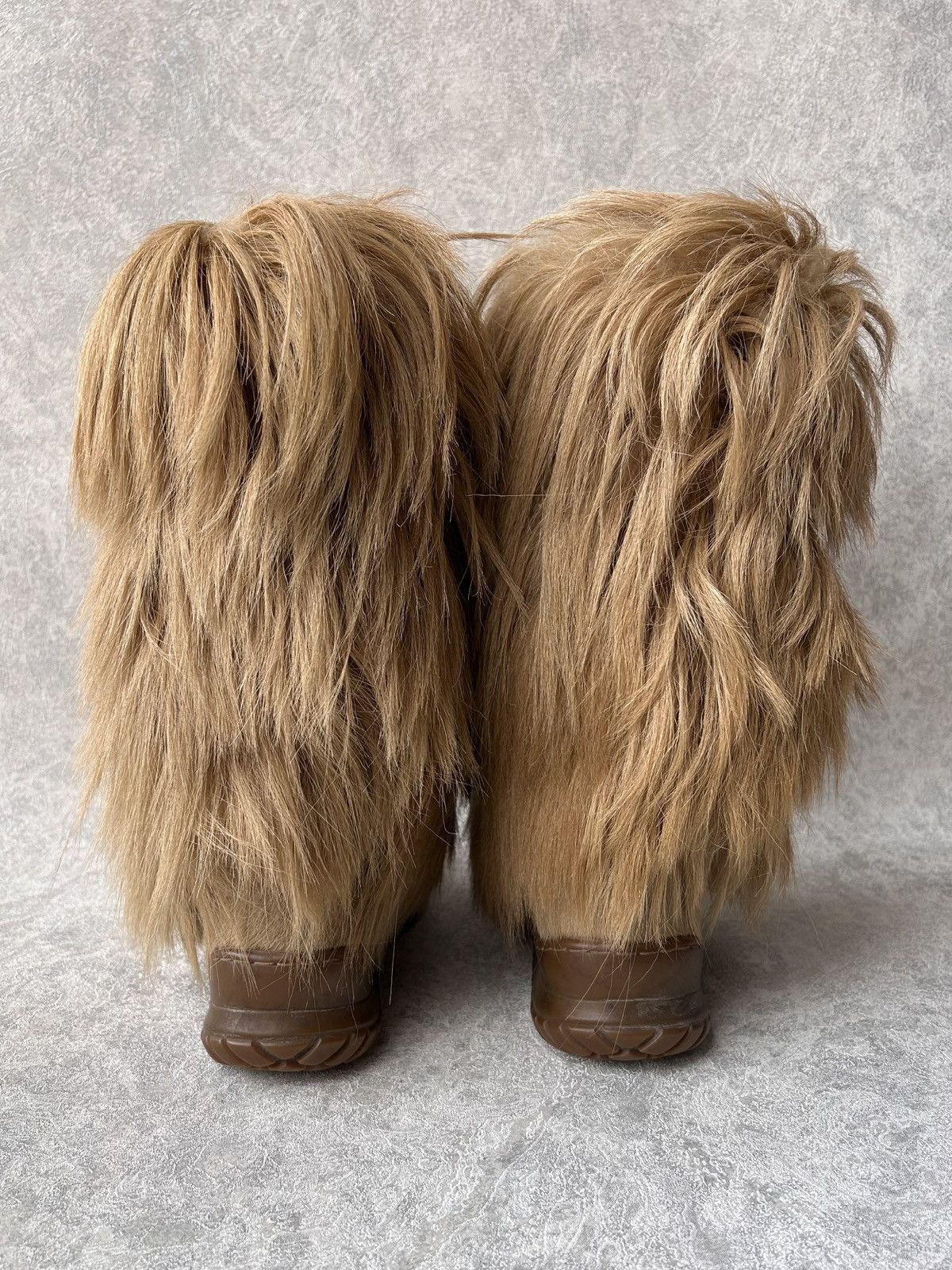 Japanese Brand Y2K Vintage Real Fur Fluffy Winter Boots Size US 7 / IT 37 - 9 Thumbnail