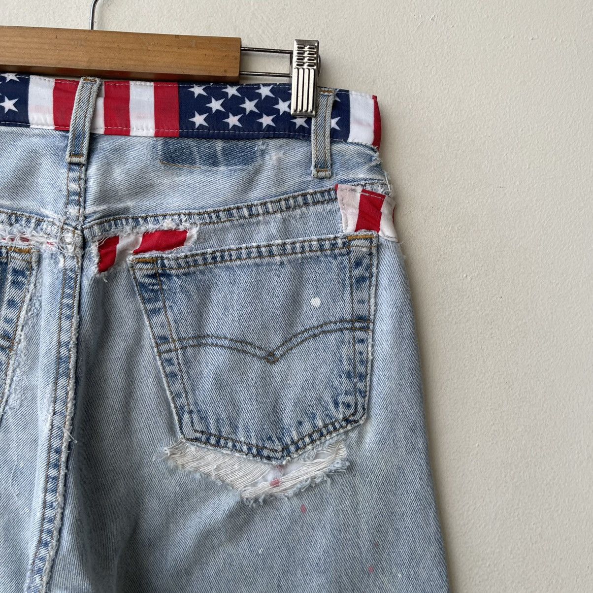 Levi's 90s Levi’s 501 Reworked Americana Paint Splatter Denim Jeans Size US 32 / EU 48 - 14 Thumbnail