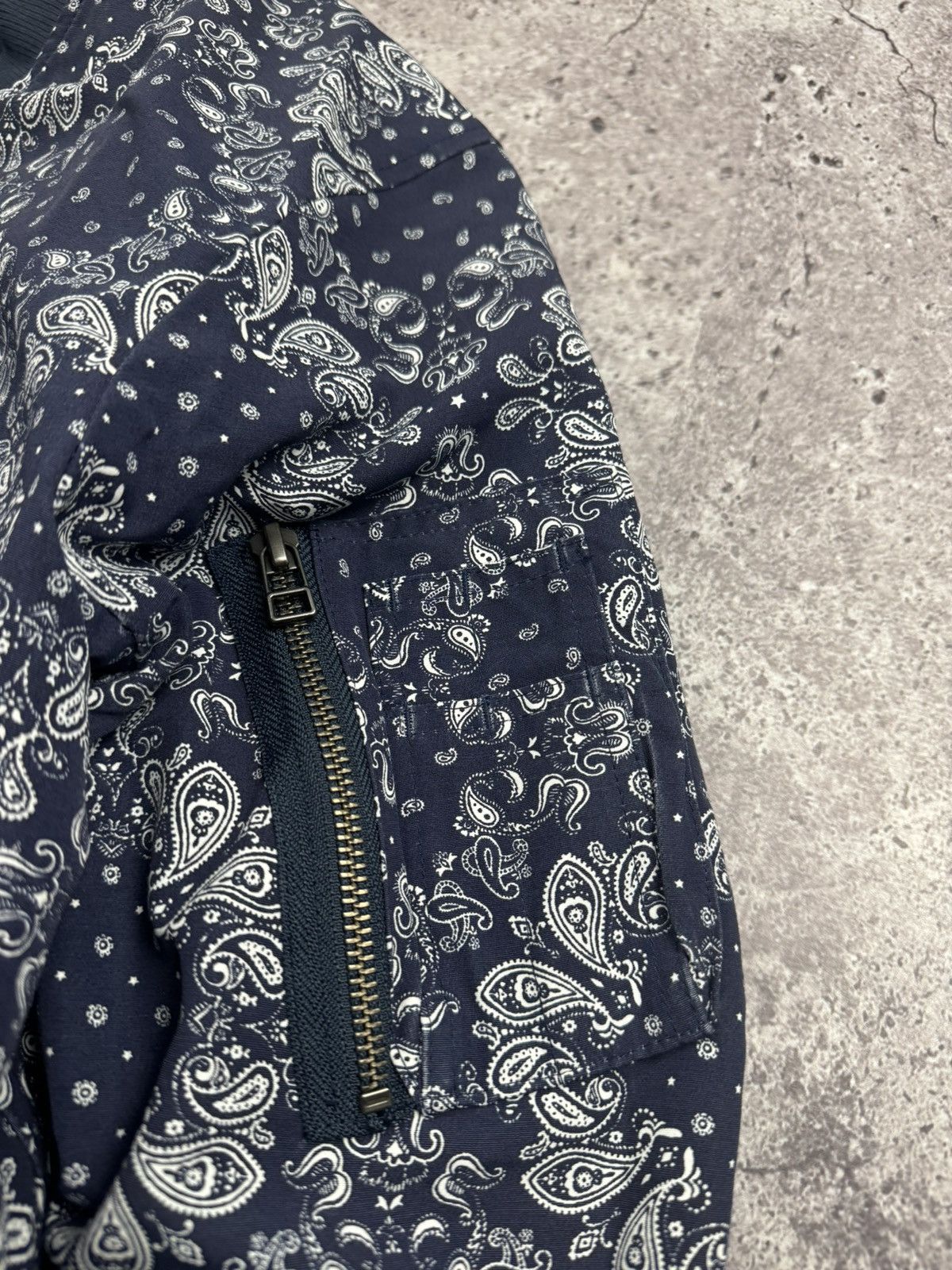 Japanese Brand Worn Out Age Reversible MA-1 Bomber – Bandana Side Size US M / EU 48-50 / 2 - 6 Thumbnail