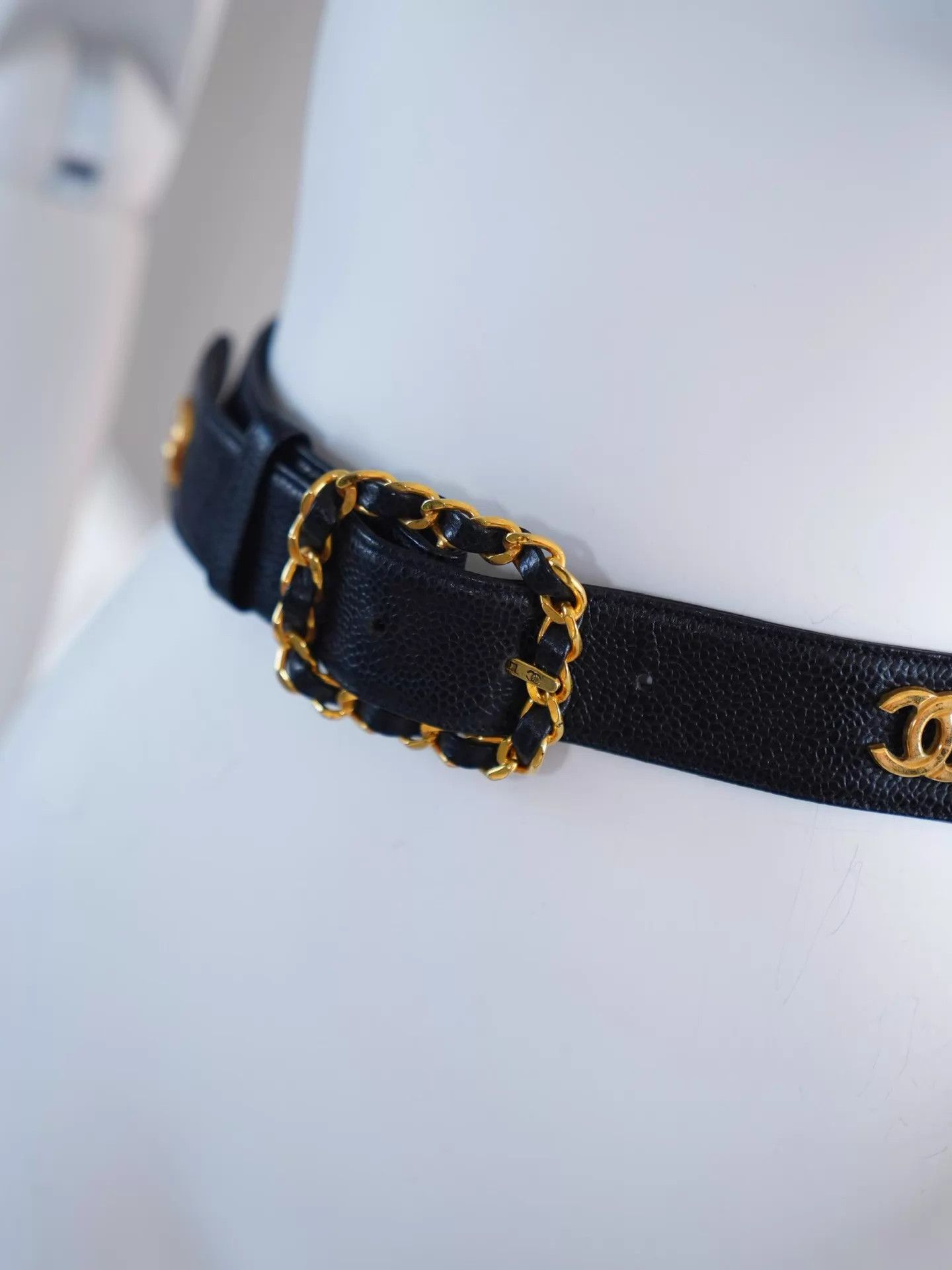 Chanel Chanel Vintage Black Gold Litchi Leather CC Logo Belt Size ONE SIZE - 3 Thumbnail