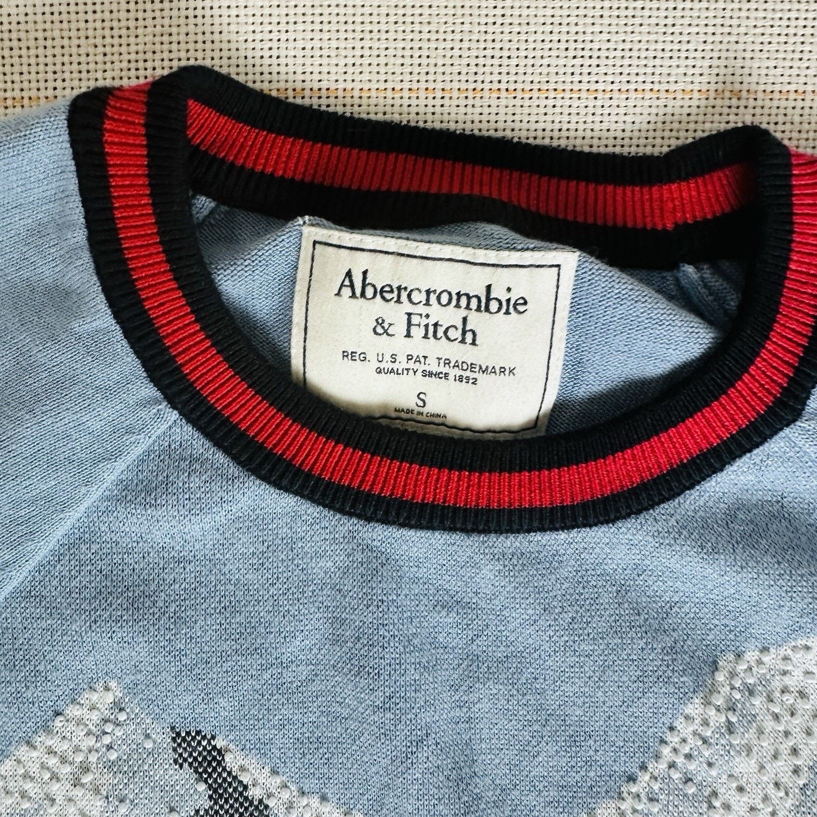 Abercrombie & Fitch Rare Abercrombie & Fitch Embellished Mountain Crew Sweater Size S / US 4 / IT 40 - 5 Thumbnail