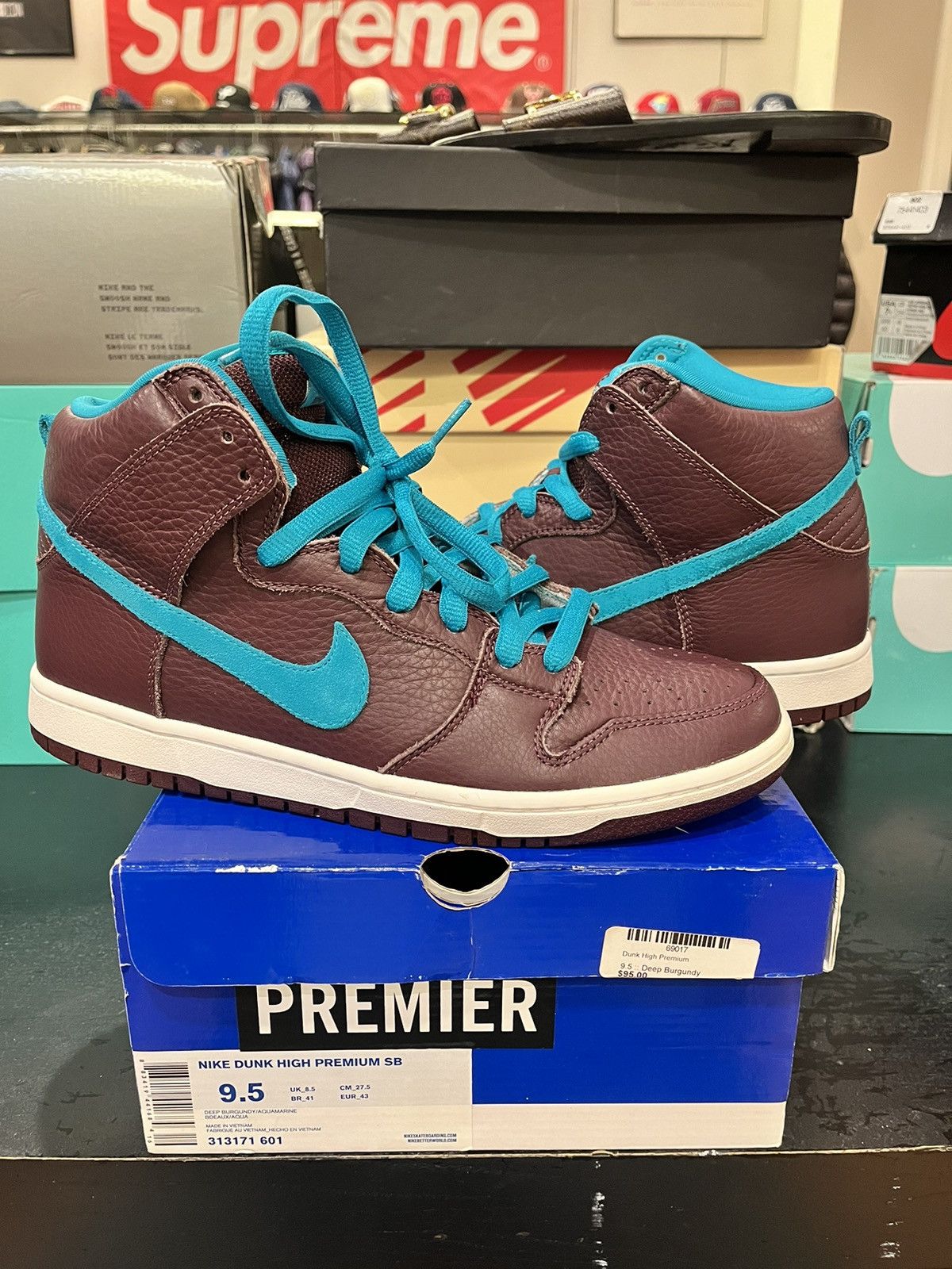 image of Nike Dunk High Premium Sb Shoes in Burgandy, Men's (Size 9.5)