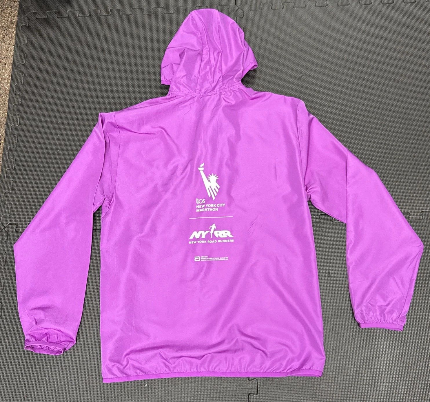 Only NY NYC New York 2025 New Balance MARATHON Volunteer Jacket Size US M / EU 48-50 / 2 - 1 Thumbnail
