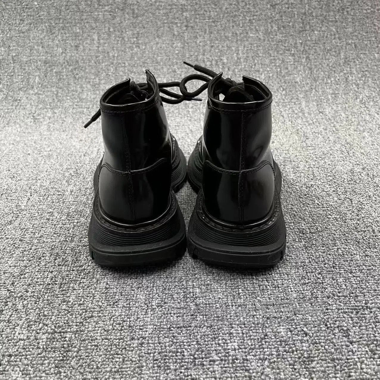 Alexander McQueen Alexander McQueen Black Patent Leather Mid-Calf Boots. Size US 5 / IT 35 - 4 Thumbnail