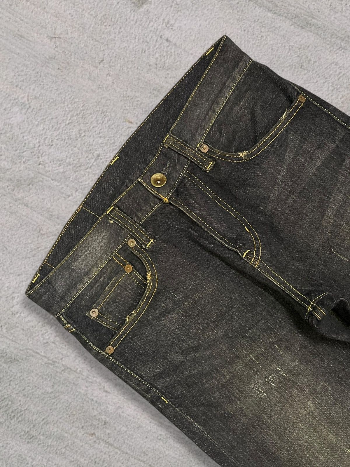 Jun Takahashi Uniqlo Stretchable Slim Straight Denim Mud Wash Ripped Jeans Size 29" - 5 Thumbnail