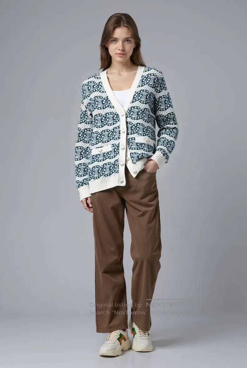 Chanel Chanel Blue and white colour-block knitted cardigan coat Size XXS / US 00 / IT 34 - 1 Thumbnail