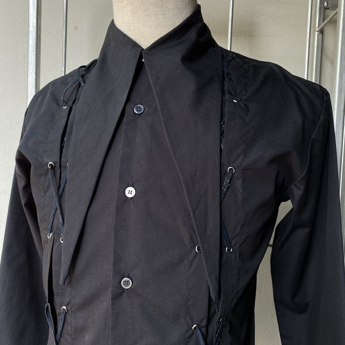 Designer × Japanese Brand Devil'n Bass Y2K Punk Black Lace-Up Symmetrical Shirt Size US L / EU 52-54 / 3 - 14 Thumbnail