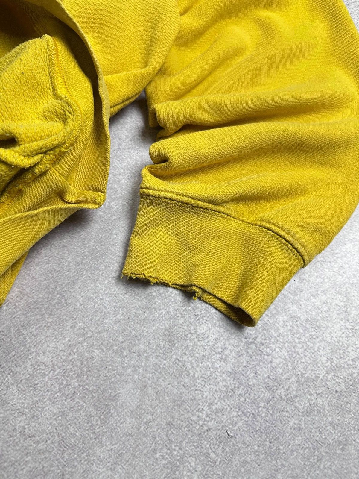 Nike Vintage Nike Swoosh Yellow Boxy Sweatshirt L Size US L / EU 52-54 / 3 - 5 Thumbnail