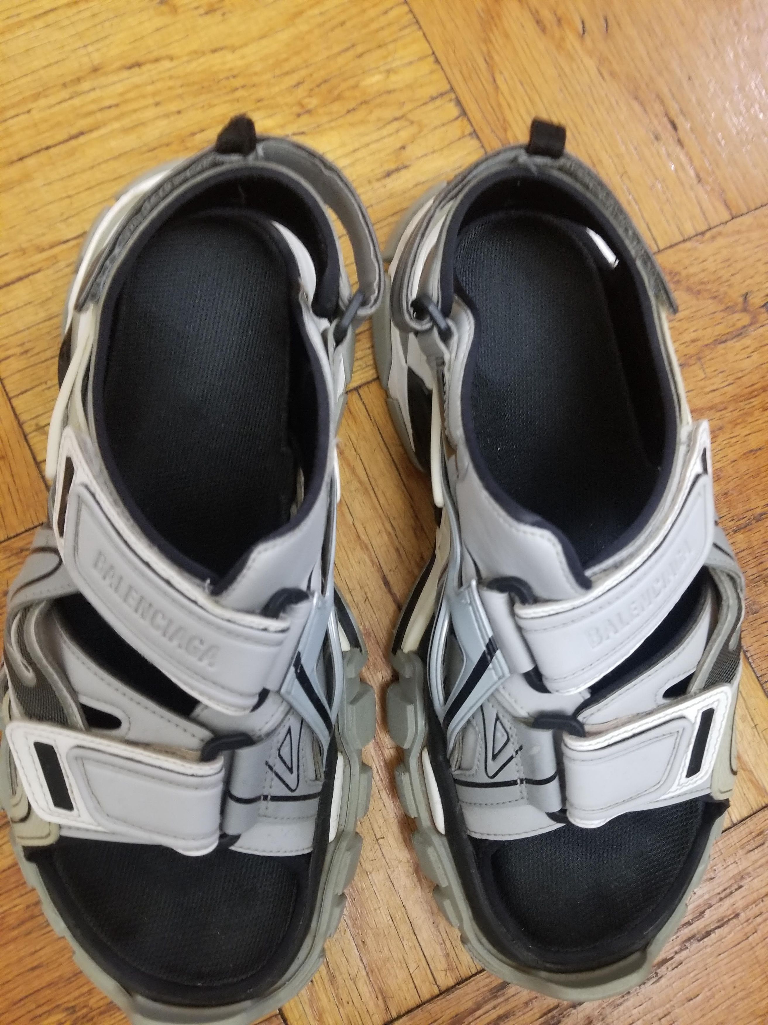 Balenciaga Balenciaga Grey Rubber Track Sandals Size 42 Size US 9 / EU 42 - 7 Thumbnail