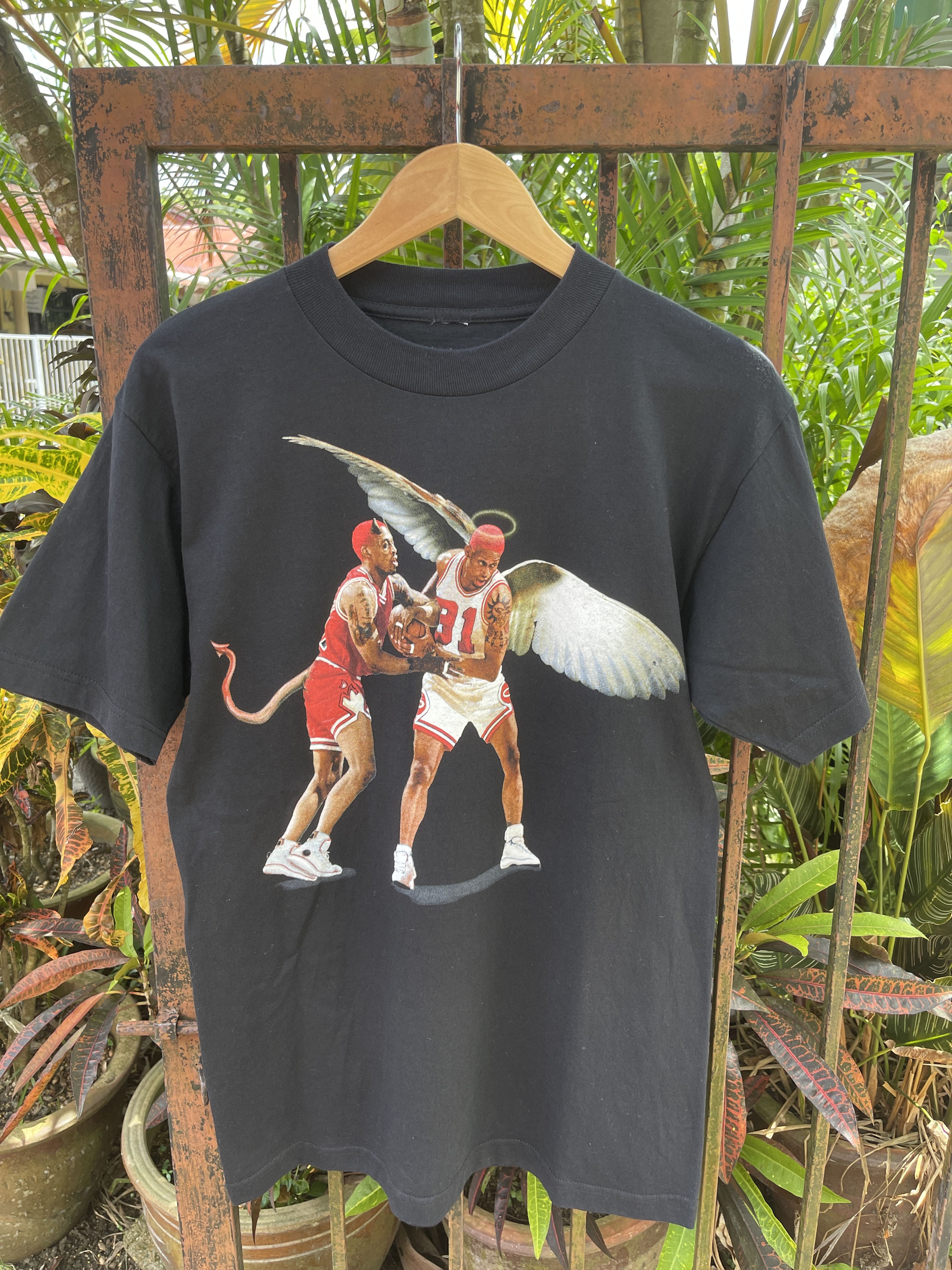 NBA Last Drop🔥Rare🔥Vintage Dennis Rodman Angel and Devil T-Shirt Size US S / EU 44-46 / 1 - 2 Thumbnail