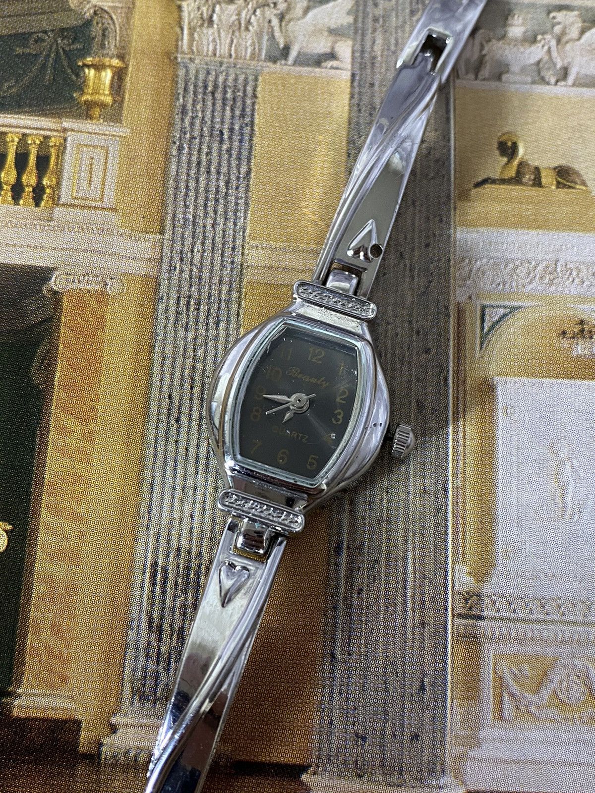 Jewelry Women's Silver Tone Watch, Quartz, with Bracelet Rhinestones Size ONE SIZE - 3 Thumbnail