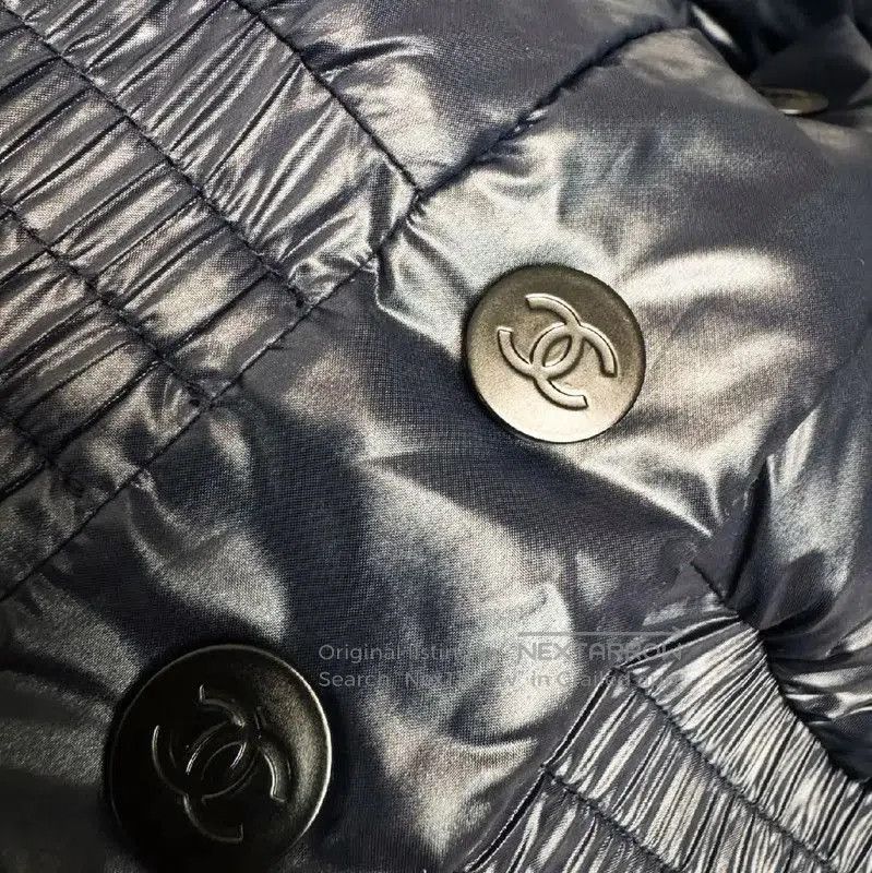 Chanel Chanel Women's Blue Puffer Jacket Size S . Size S / US 4 / IT 40 - 5 Thumbnail
